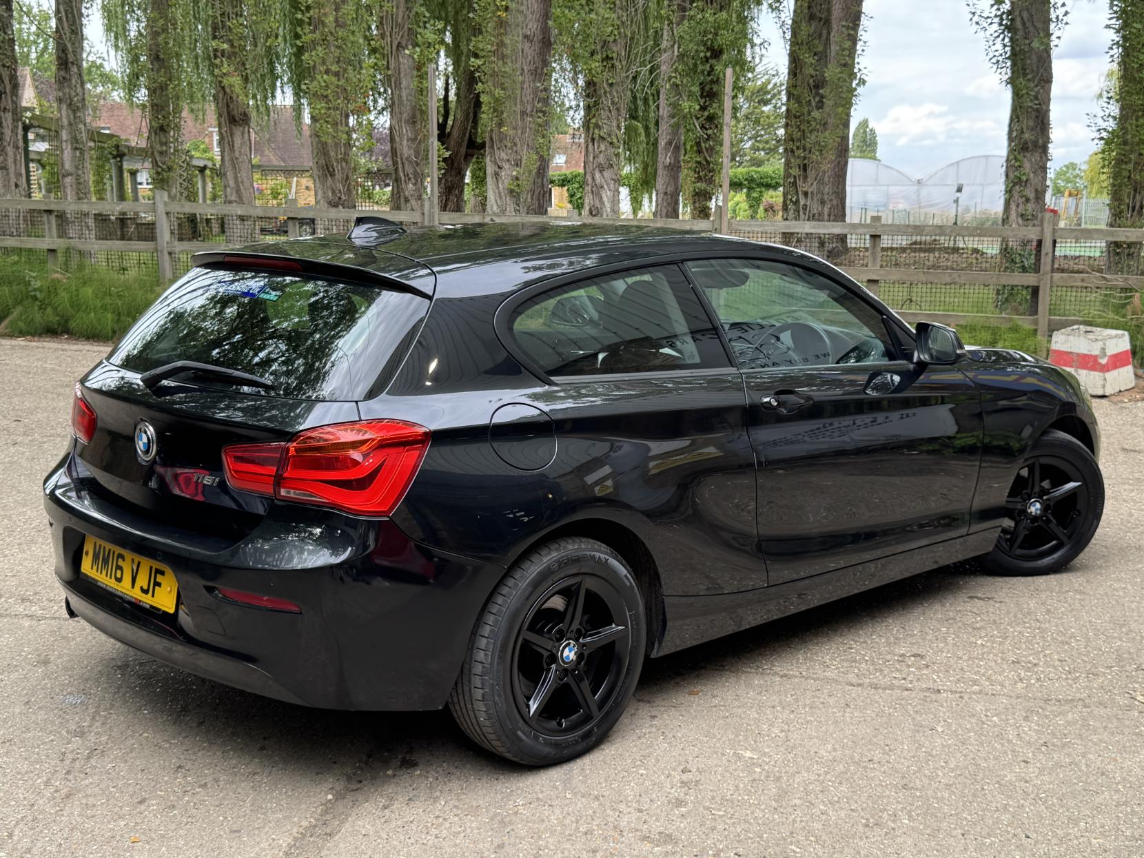 BMW 1 Series 1.5 118i SE Hatchback 3dr Petrol Manual Euro 6 (s/s) (136 ps)