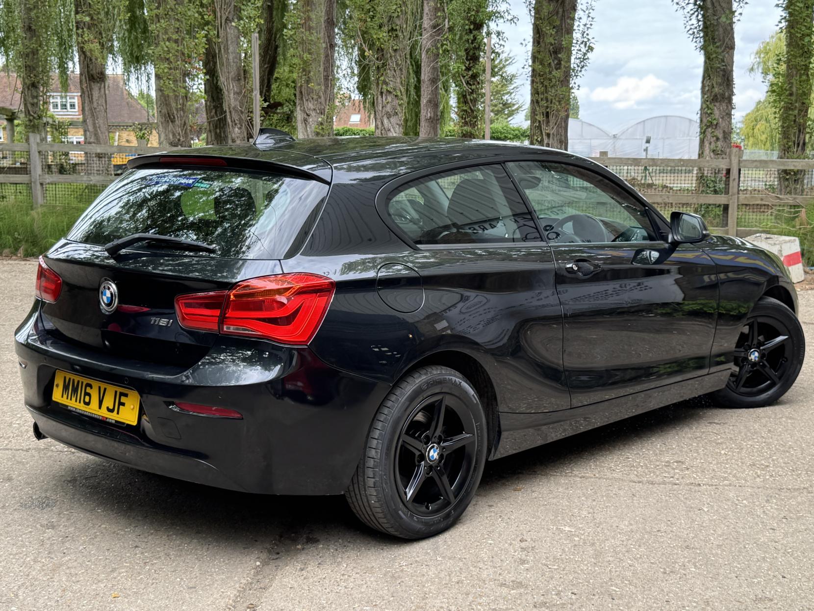 BMW 1 Series 1.5 118i SE Hatchback 3dr Petrol Manual Euro 6 (s/s) (136 ps)