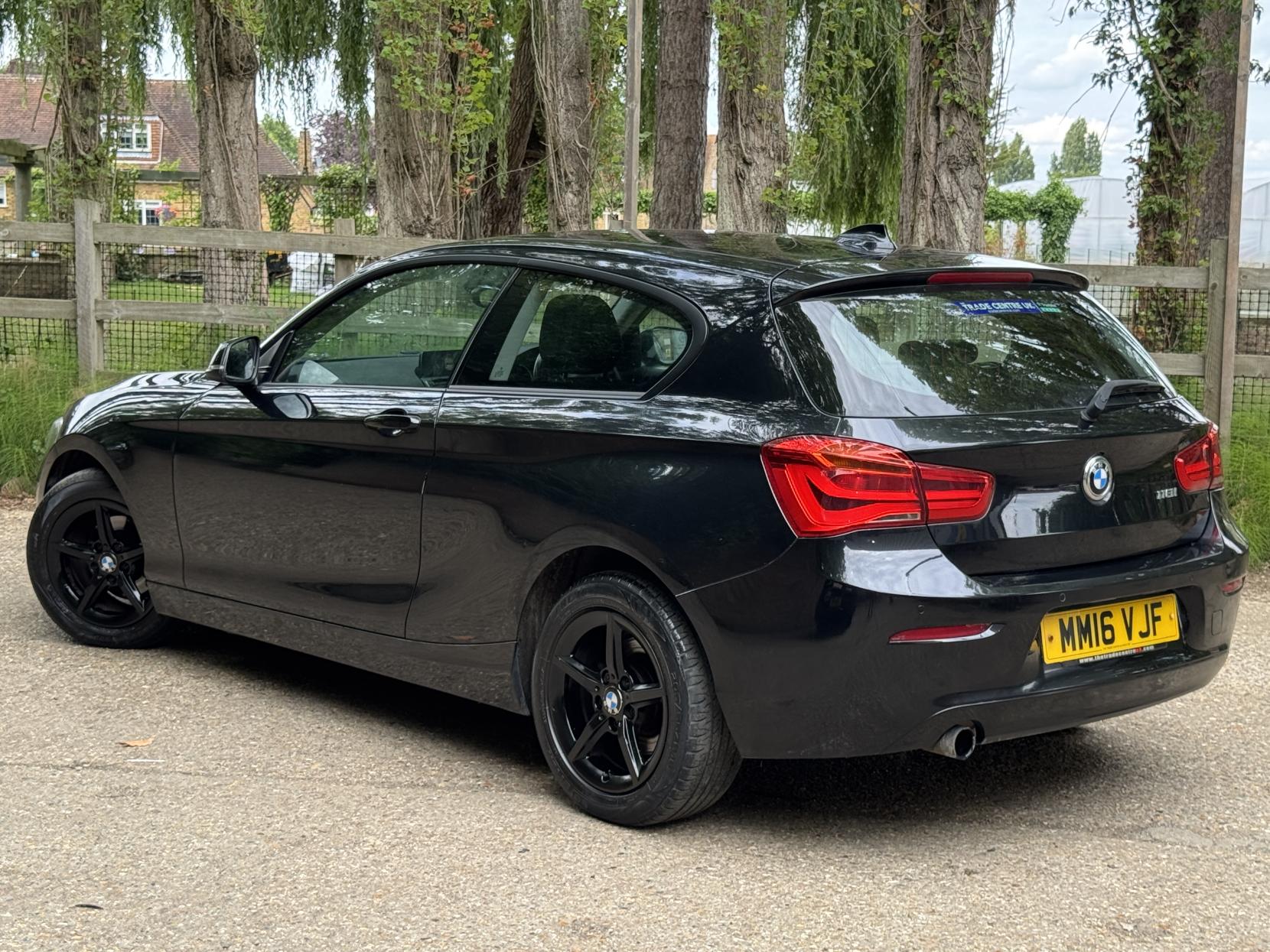 BMW 1 Series 1.5 118i SE Hatchback 3dr Petrol Manual Euro 6 (s/s) (136 ps)