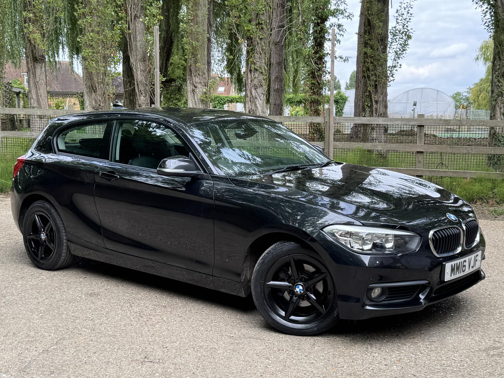 BMW 1 Series 1.5 118i SE Hatchback 3dr Petrol Manual Euro 6 (s/s) (136 ps)