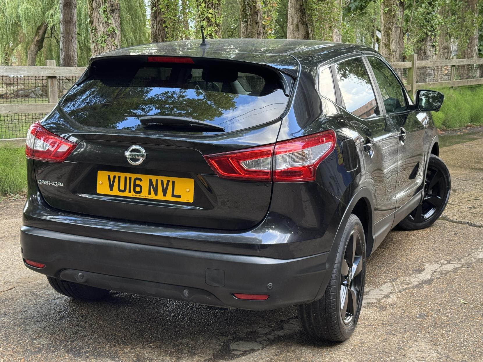 Nissan Qashqai 1.2 DIG-T n-tec SUV 5dr Petrol Manual 2WD Euro 6 (s/s) (115 ps)