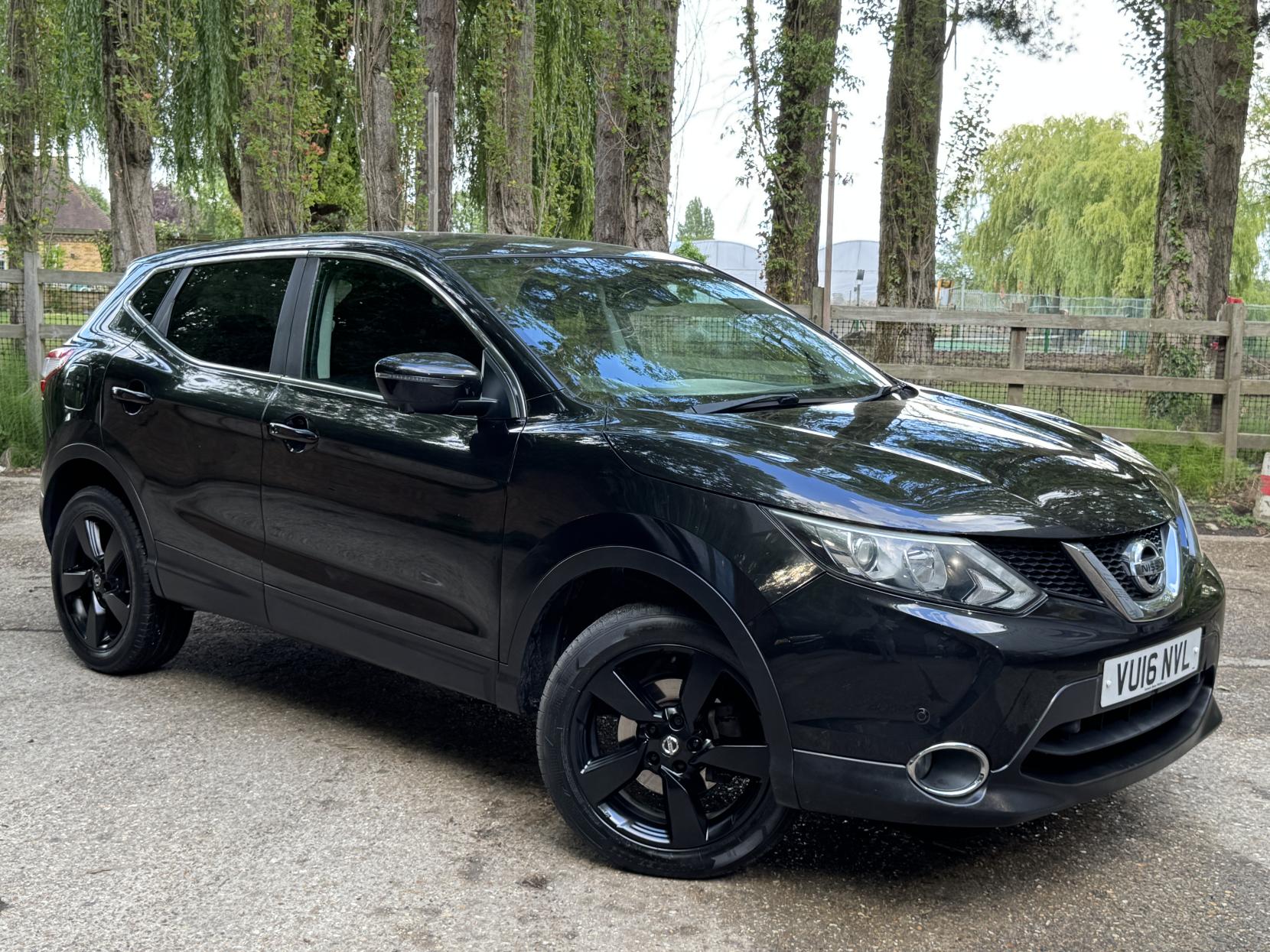 Nissan Qashqai 1.2 DIG-T n-tec SUV 5dr Petrol Manual 2WD Euro 6 (s/s) (115 ps)