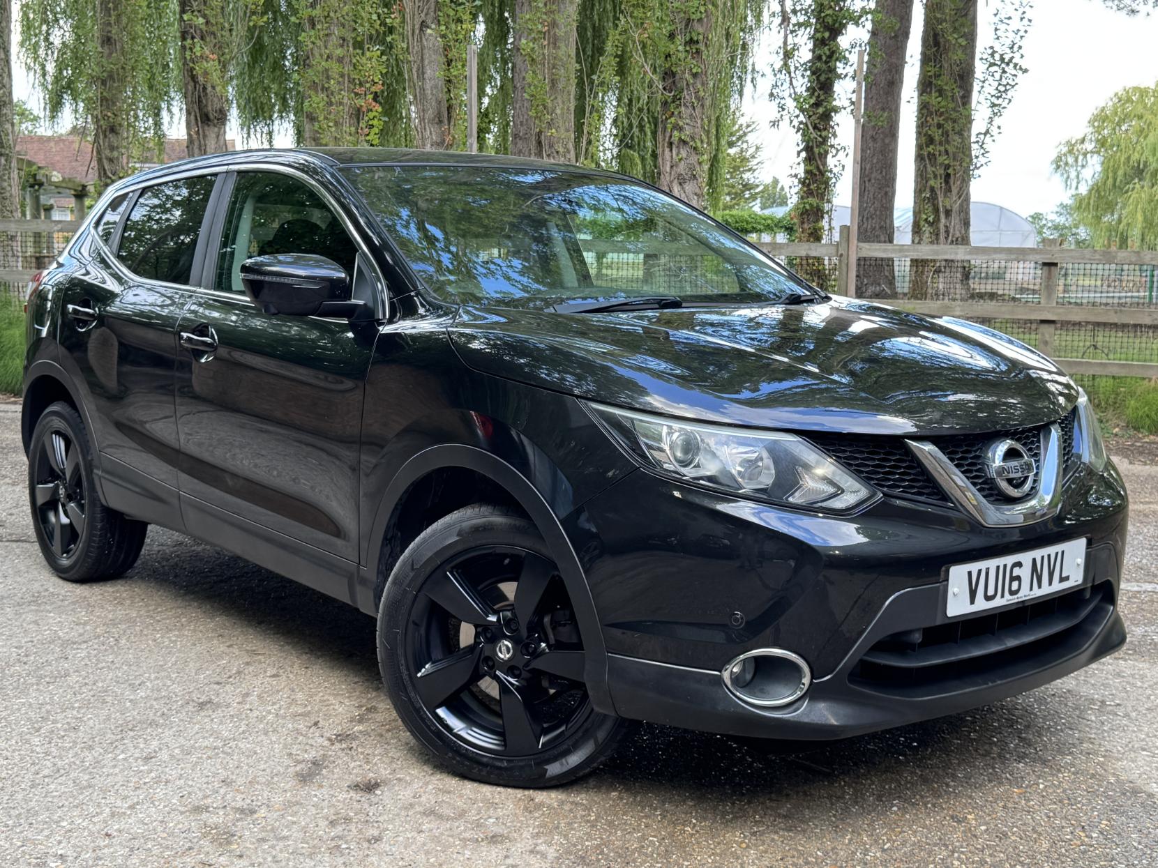 Nissan Qashqai 1.2 DIG-T n-tec SUV 5dr Petrol Manual 2WD Euro 6 (s/s) (115 ps)