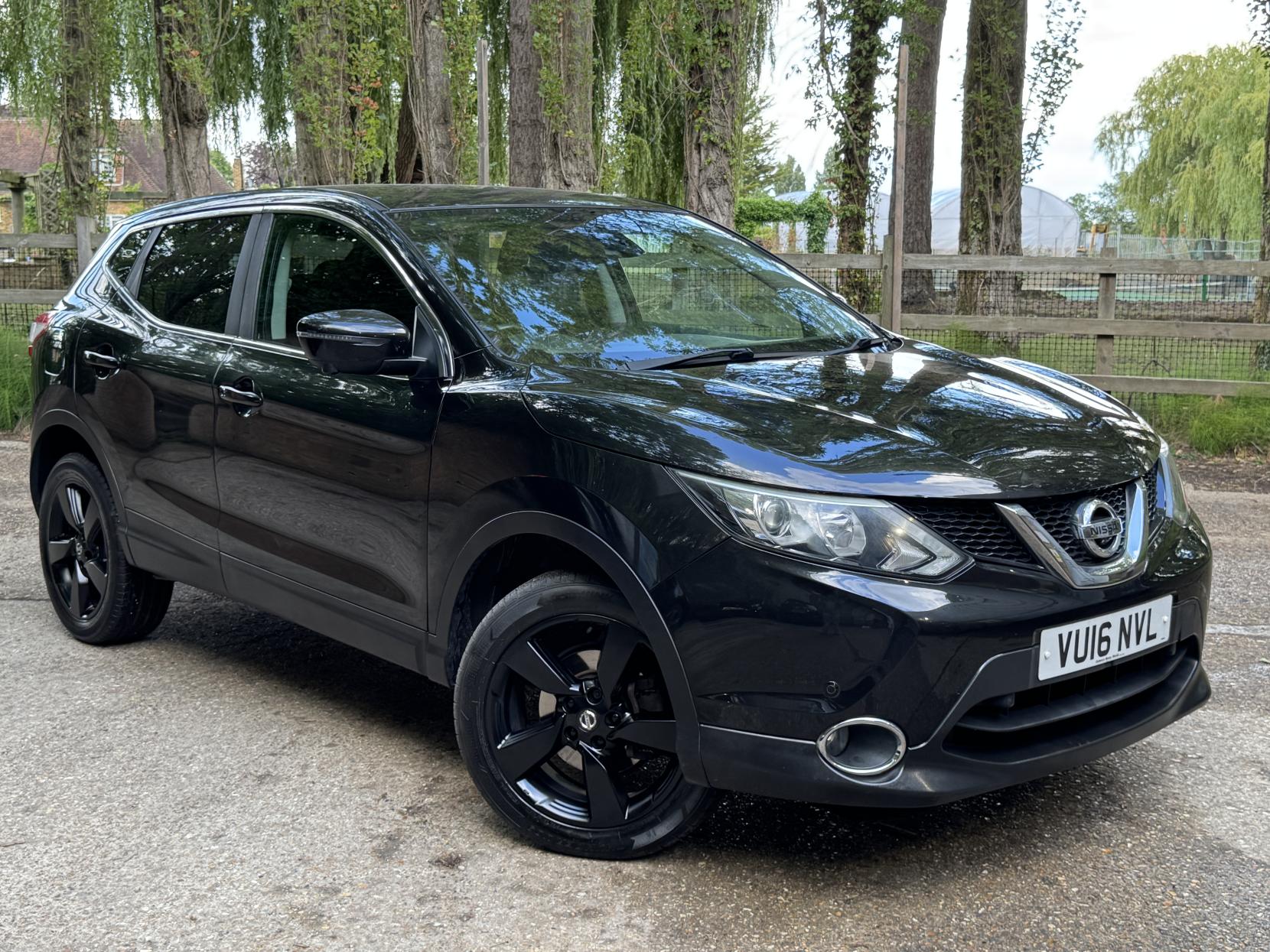 Nissan Qashqai 1.2 DIG-T n-tec SUV 5dr Petrol Manual 2WD Euro 6 (s/s) (115 ps)