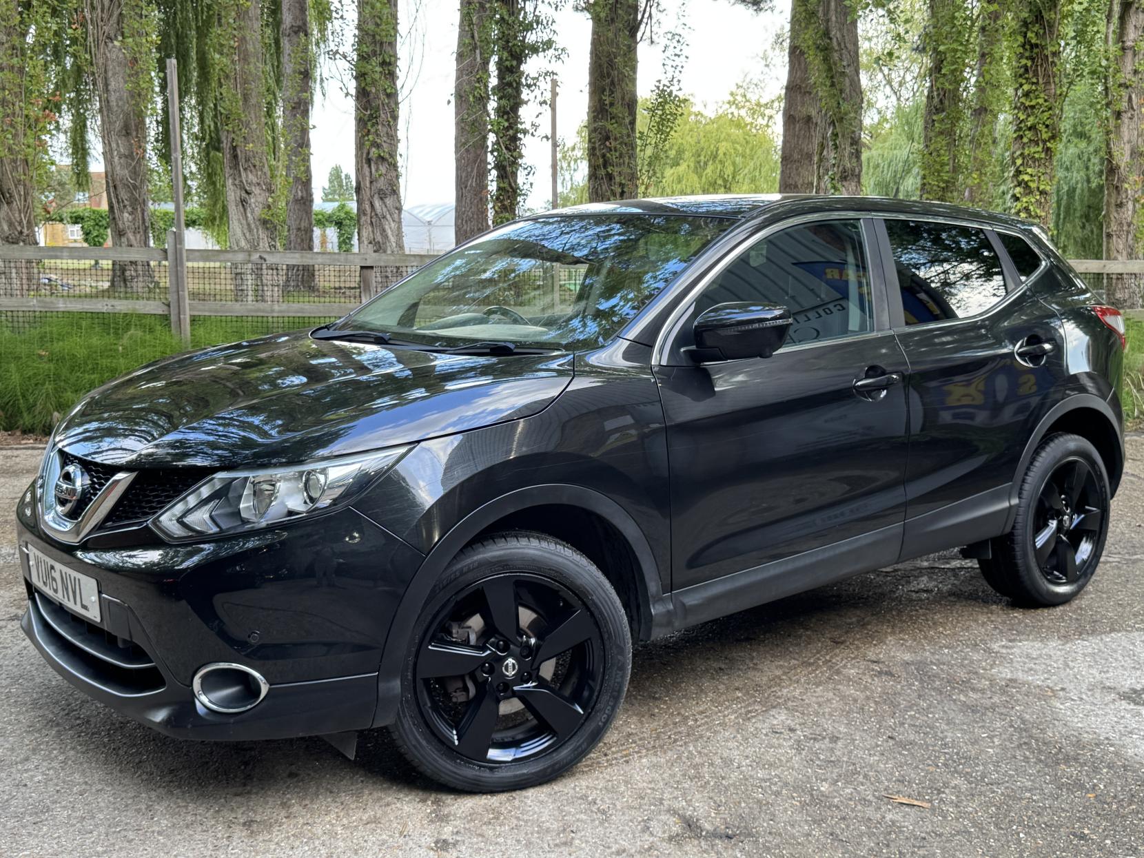 Nissan Qashqai 1.2 DIG-T n-tec SUV 5dr Petrol Manual 2WD Euro 6 (s/s) (115 ps)