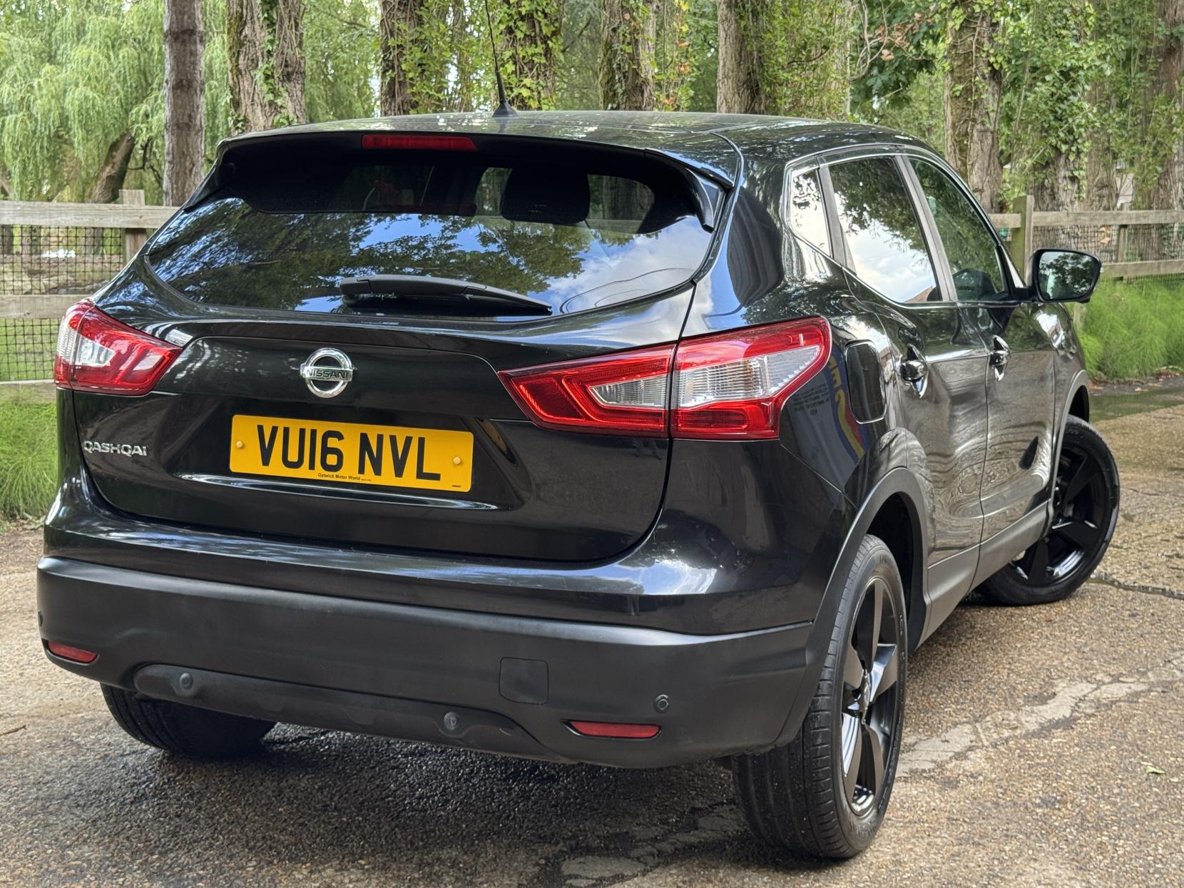 Nissan Qashqai 1.2 DIG-T n-tec SUV 5dr Petrol Manual 2WD Euro 6 (s/s) (115 ps)