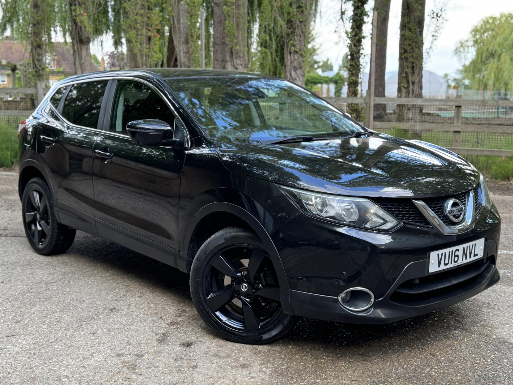 Nissan Qashqai 1.2 DIG-T n-tec SUV 5dr Petrol Manual 2WD Euro 6 (s/s) (115 ps)