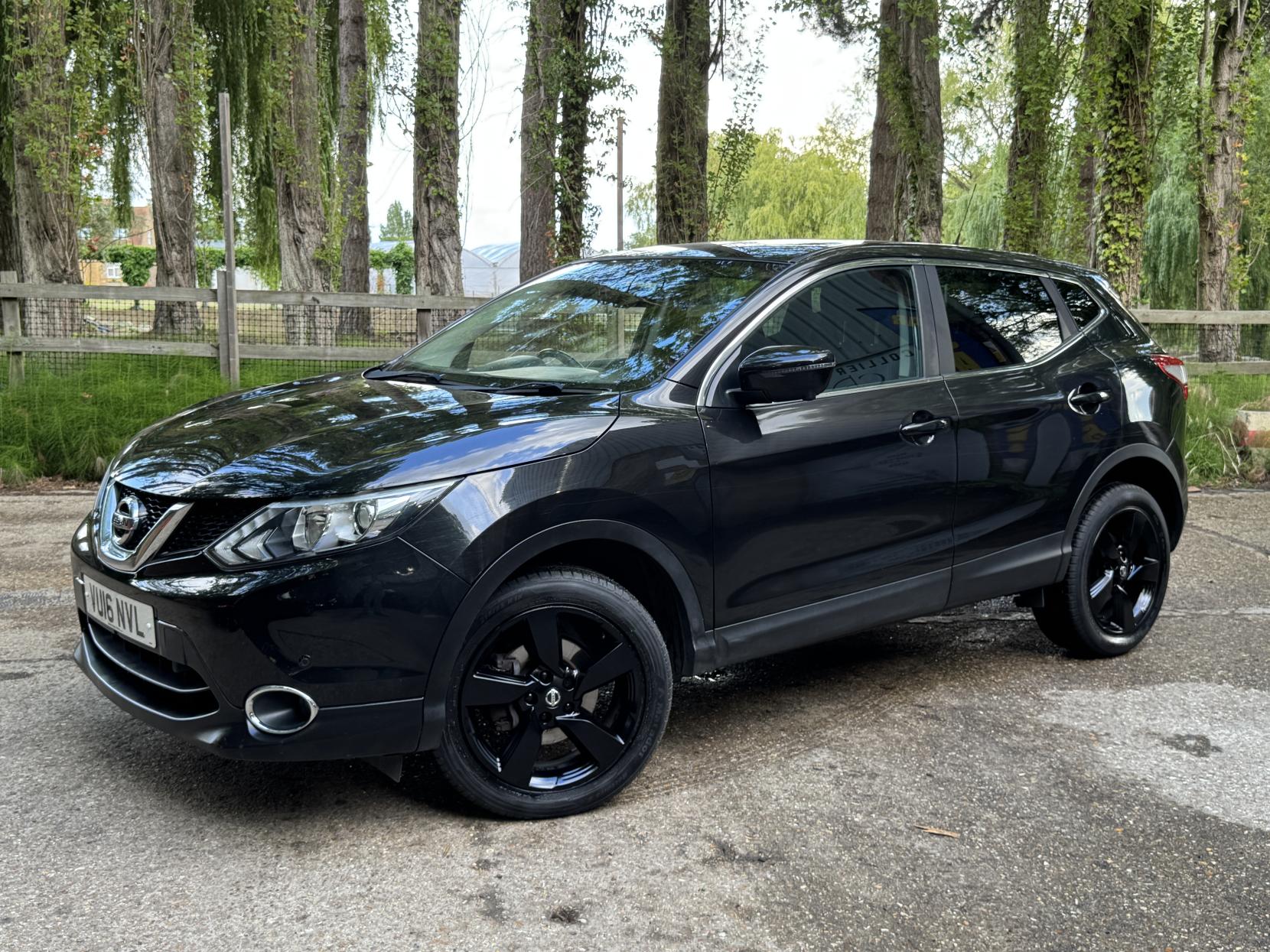 Nissan Qashqai 1.2 DIG-T n-tec SUV 5dr Petrol Manual 2WD Euro 6 (s/s) (115 ps)