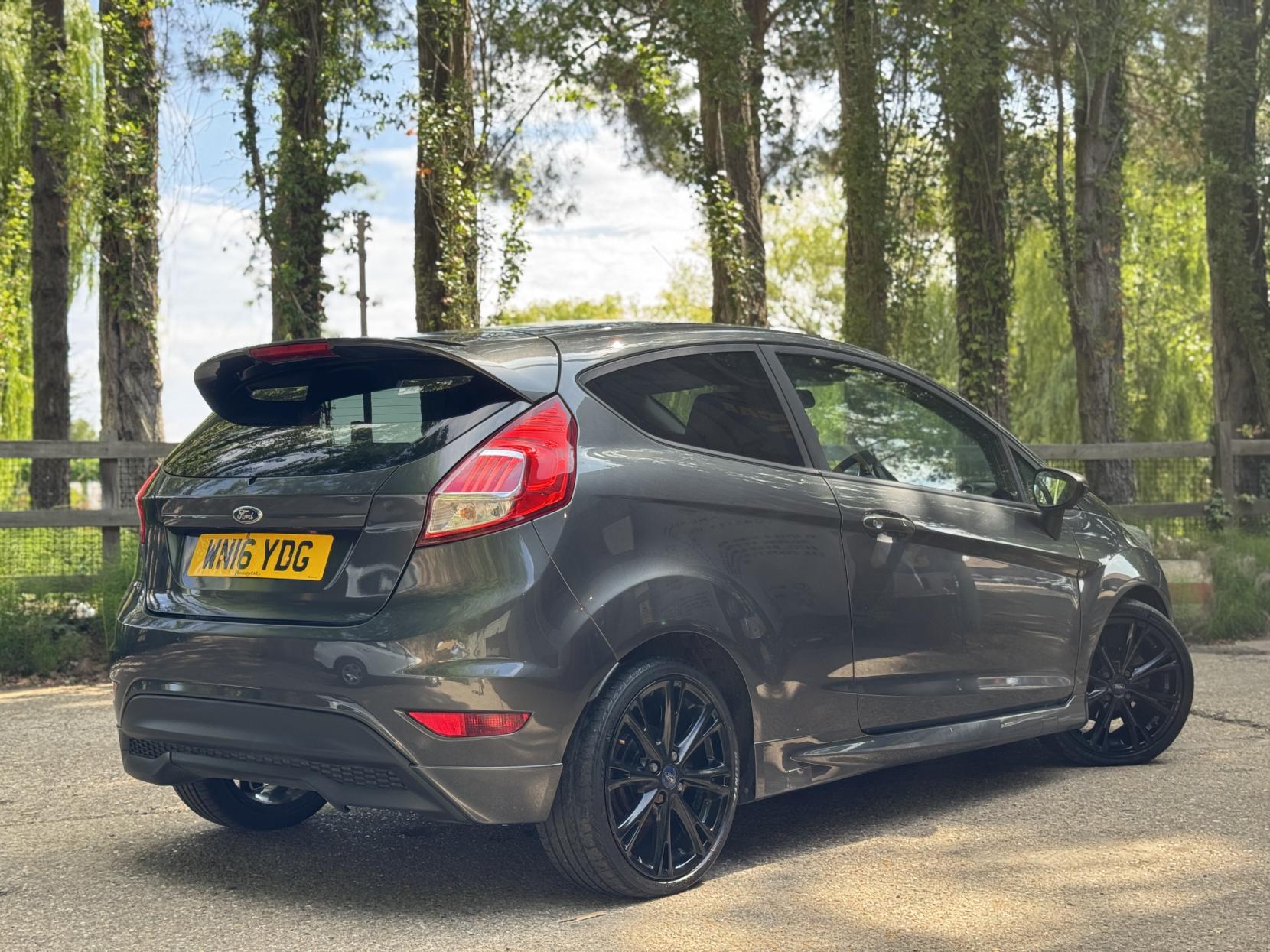 Ford Fiesta 1.0T EcoBoost Zetec S Hatchback 3dr Petrol Manual Euro 6 (s/s) (125 ps)
