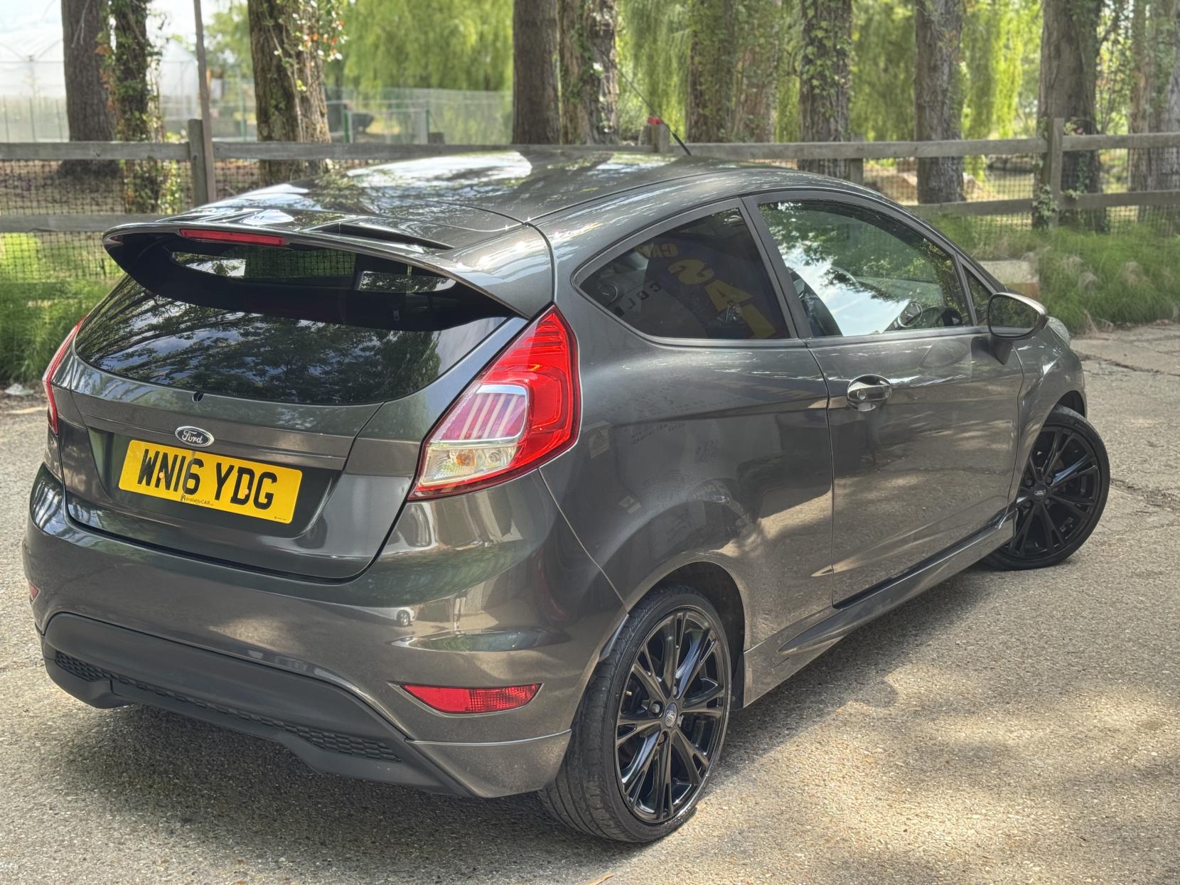 Ford Fiesta 1.0T EcoBoost Zetec S Hatchback 3dr Petrol Manual Euro 6 (s/s) (125 ps)
