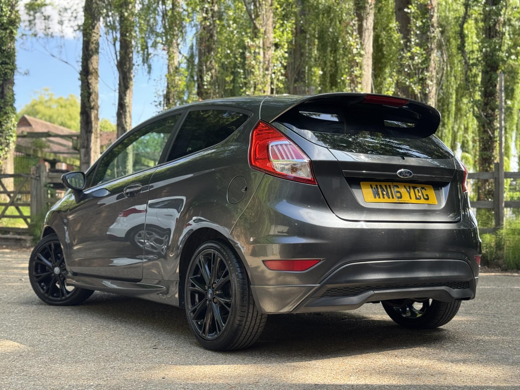 Ford Fiesta 1.0T EcoBoost Zetec S Hatchback 3dr Petrol Manual Euro 6 (s/s) (125 ps)