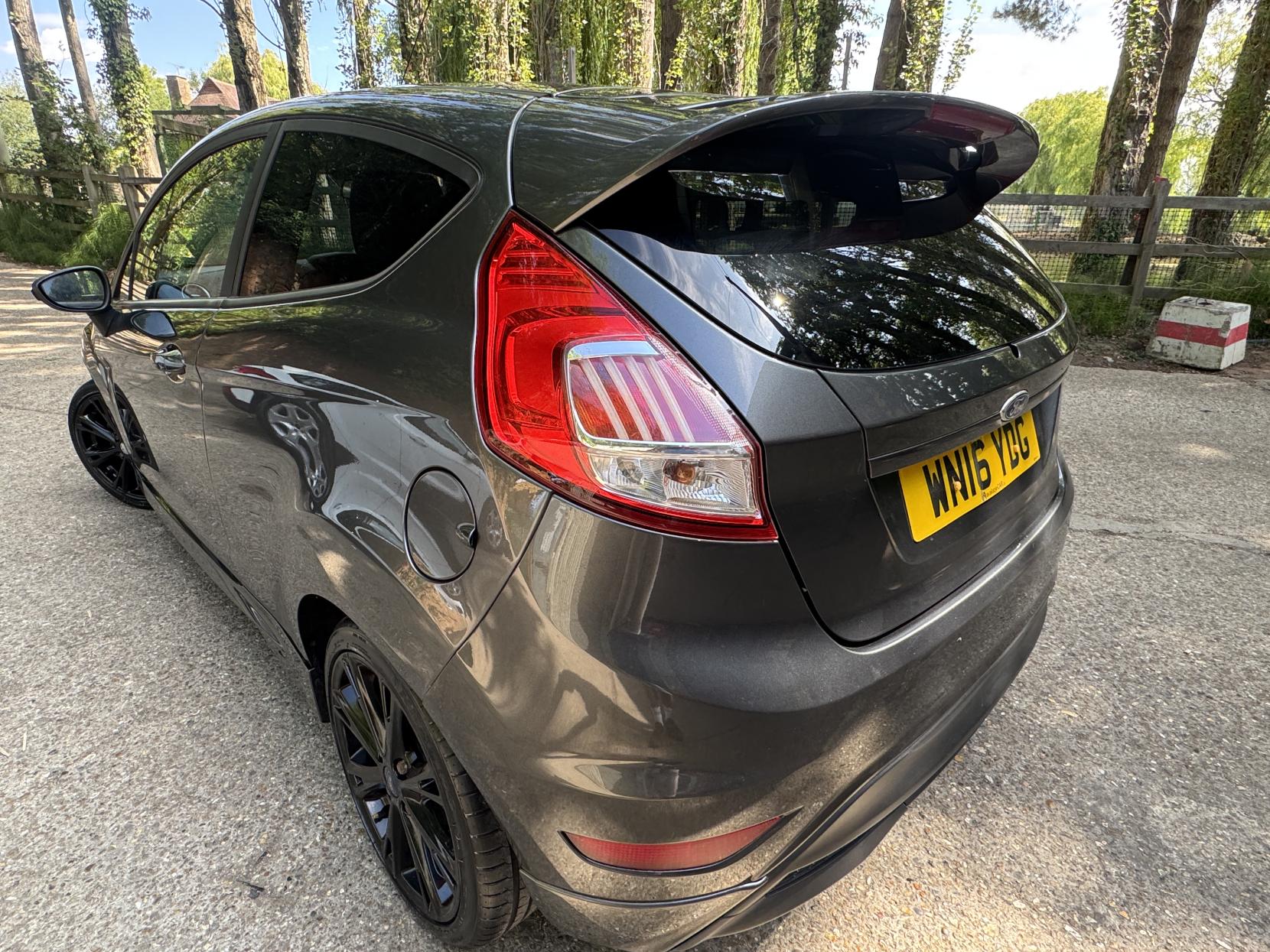 Ford Fiesta 1.0T EcoBoost Zetec S Hatchback 3dr Petrol Manual Euro 6 (s/s) (125 ps)