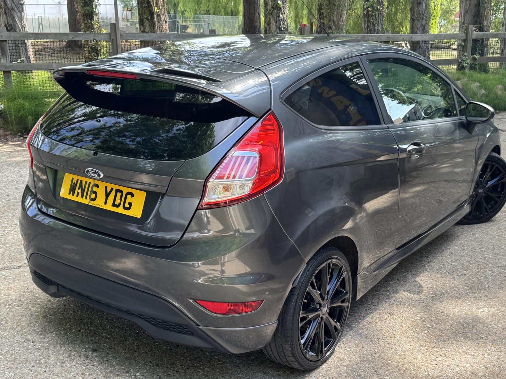 Ford Fiesta 1.0T EcoBoost Zetec S Hatchback 3dr Petrol Manual Euro 6 (s/s) (125 ps)