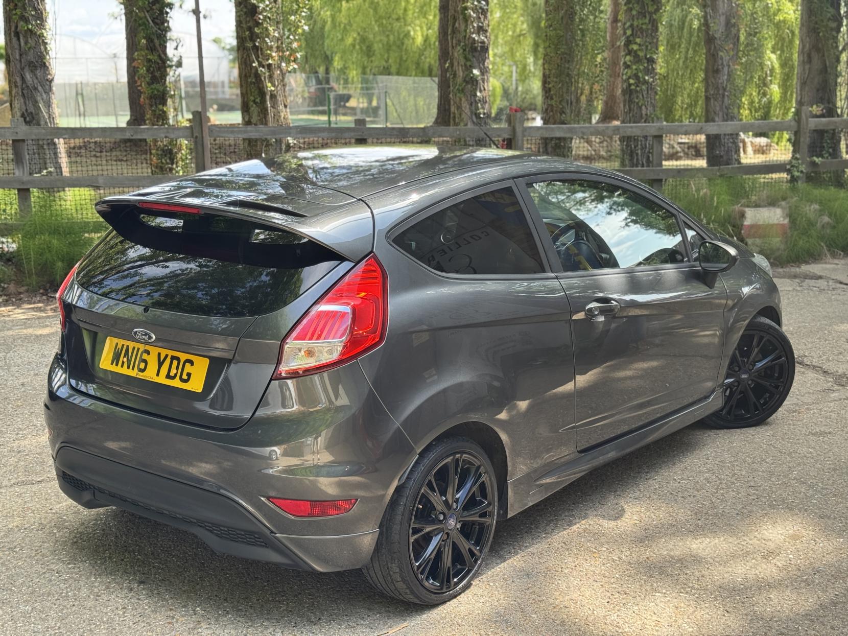Ford Fiesta 1.0T EcoBoost Zetec S Hatchback 3dr Petrol Manual Euro 6 (s/s) (125 ps)