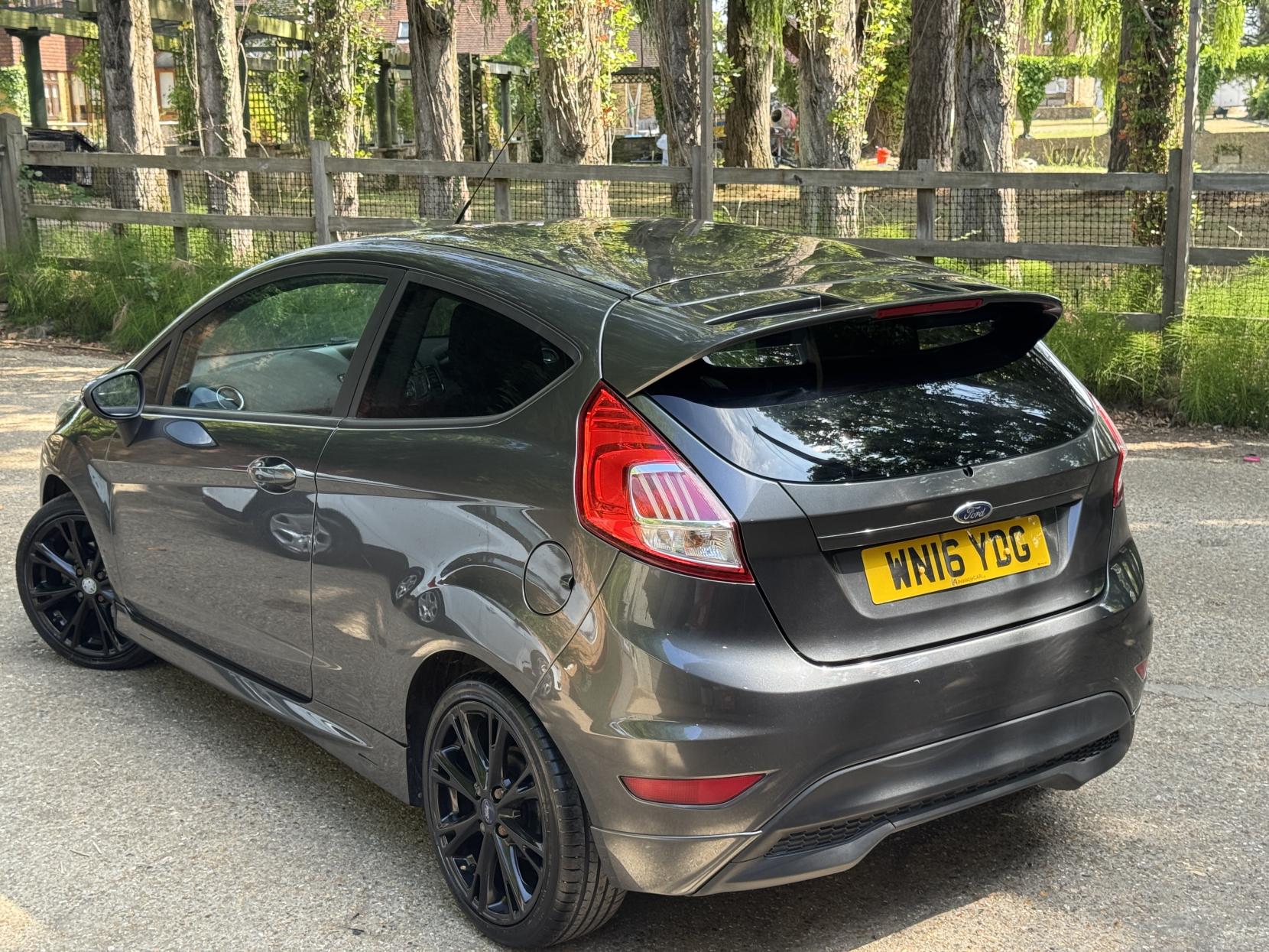 Ford Fiesta 1.0T EcoBoost Zetec S Hatchback 3dr Petrol Manual Euro 6 (s/s) (125 ps)