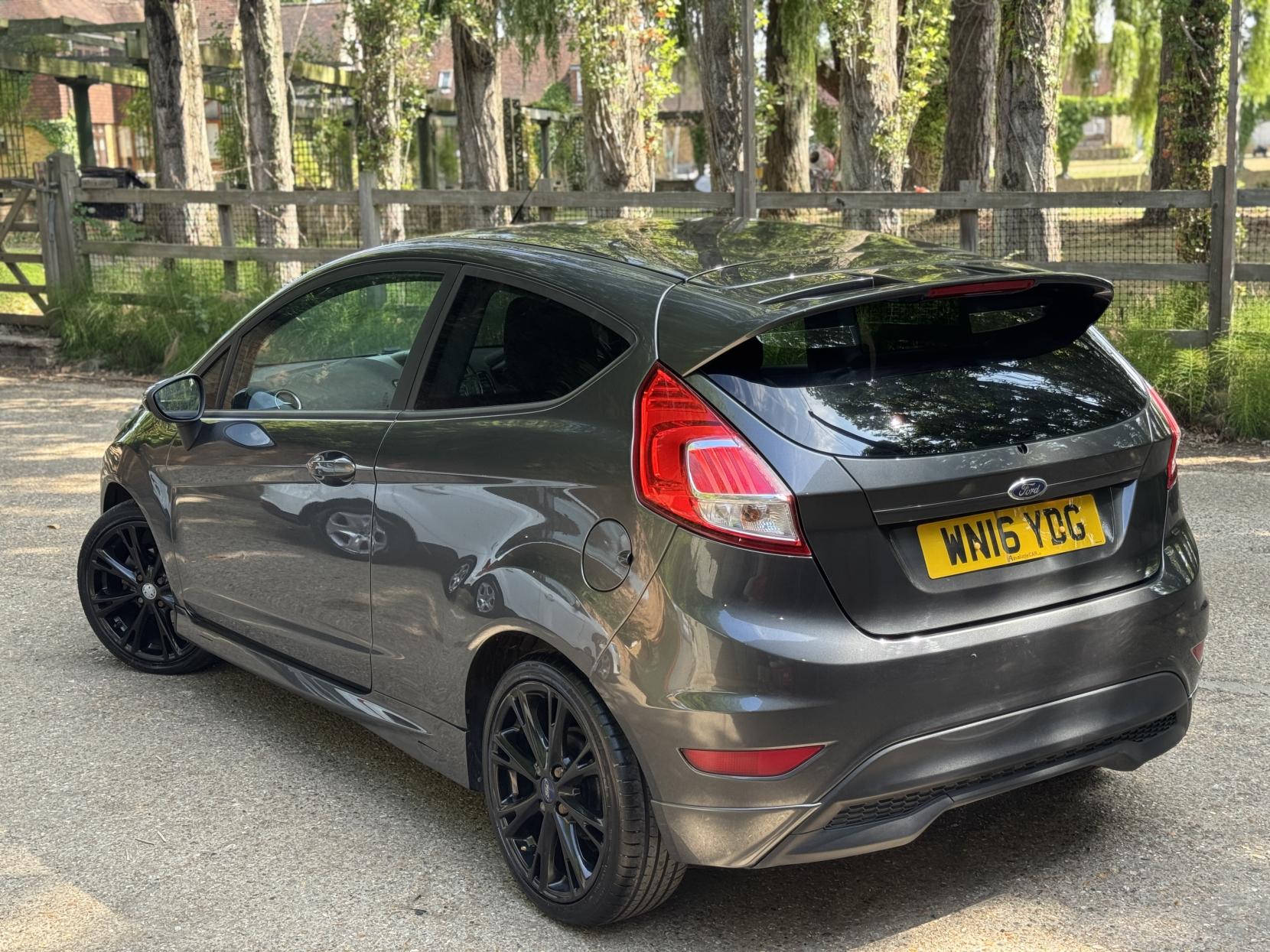 Ford Fiesta 1.0T EcoBoost Zetec S Hatchback 3dr Petrol Manual Euro 6 (s/s) (125 ps)