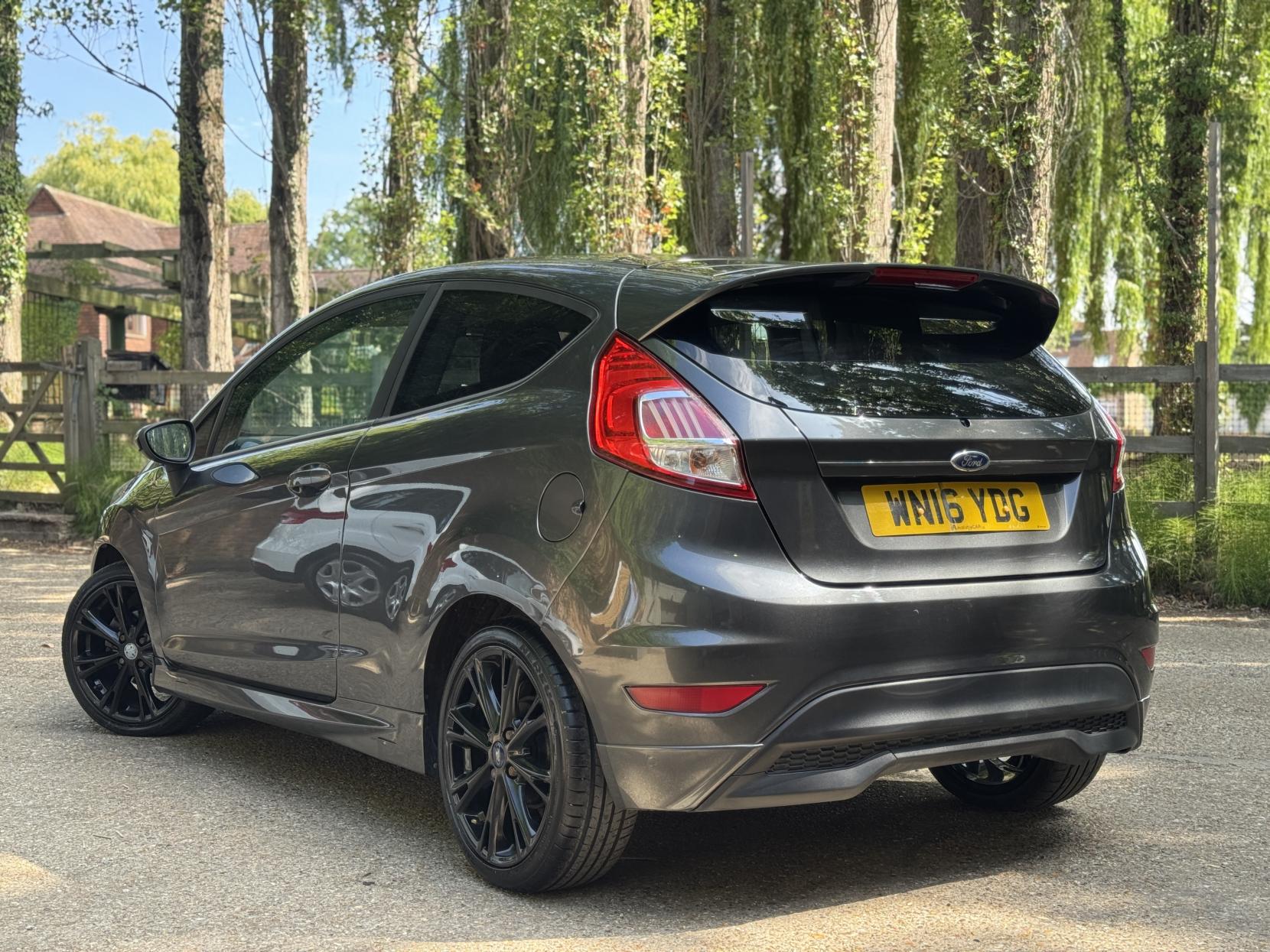 Ford Fiesta 1.0T EcoBoost Zetec S Hatchback 3dr Petrol Manual Euro 6 (s/s) (125 ps)