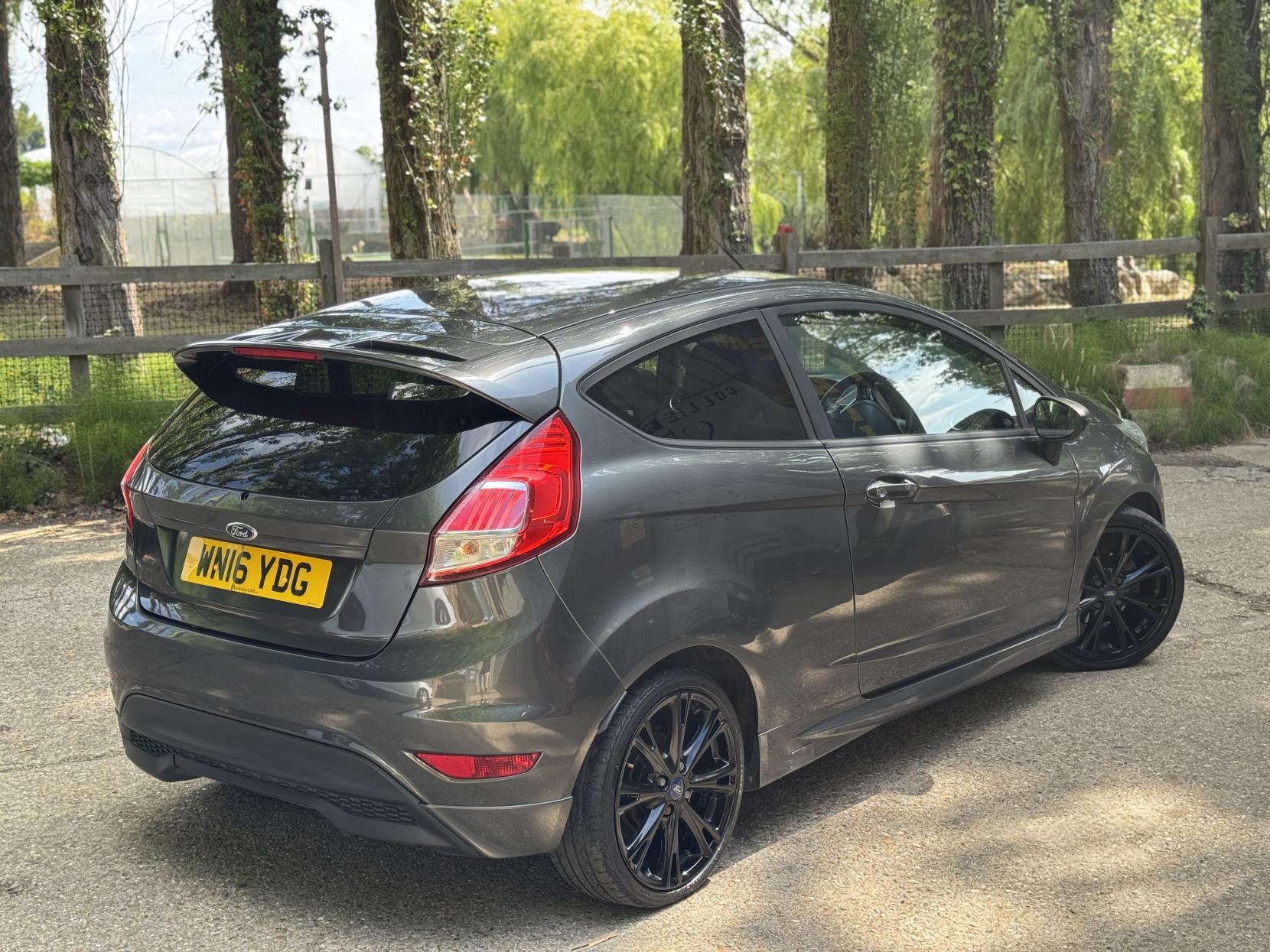 Ford Fiesta 1.0T EcoBoost Zetec S Hatchback 3dr Petrol Manual Euro 6 (s/s) (125 ps)
