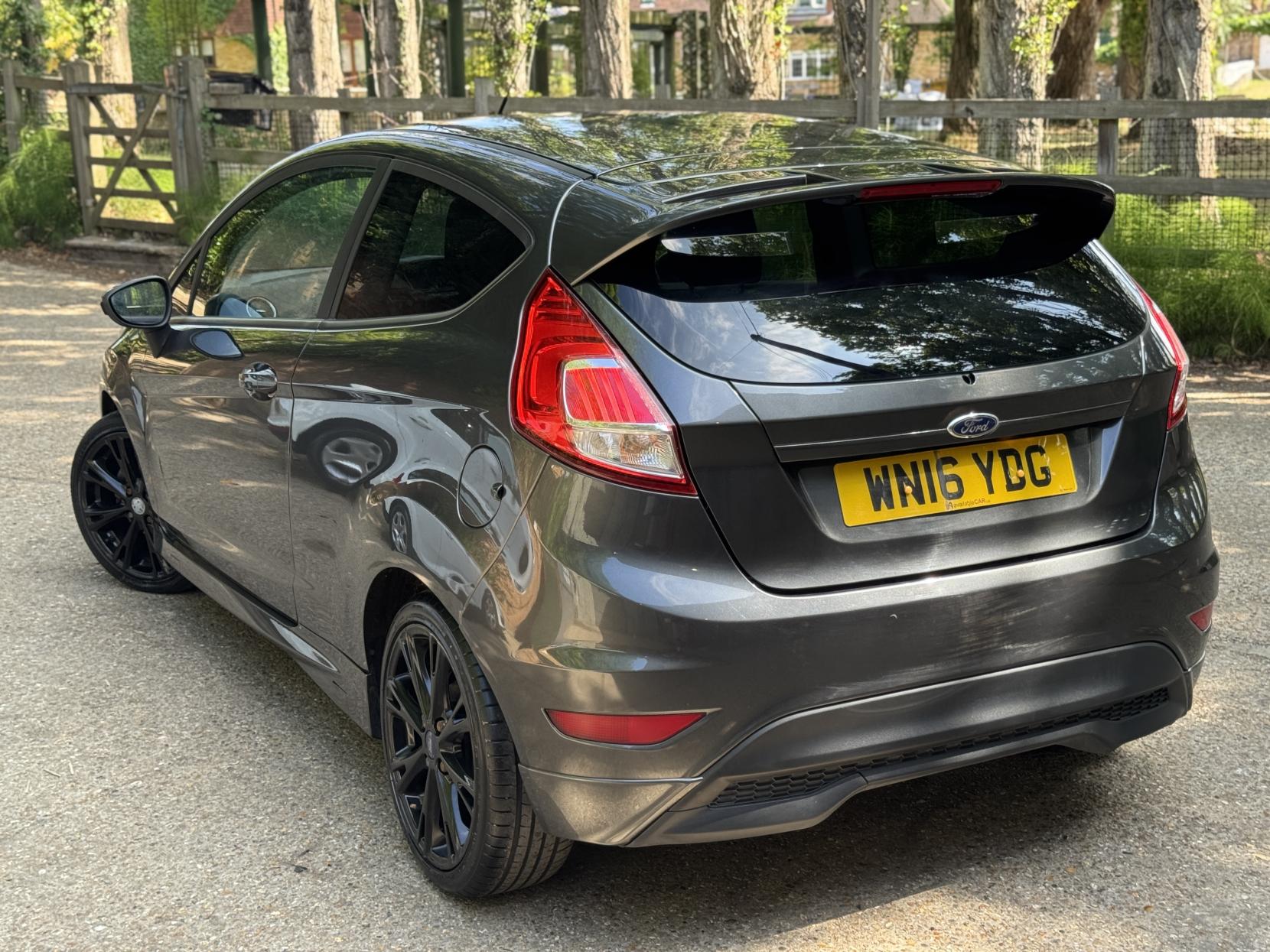 Ford Fiesta 1.0T EcoBoost Zetec S Hatchback 3dr Petrol Manual Euro 6 (s/s) (125 ps)