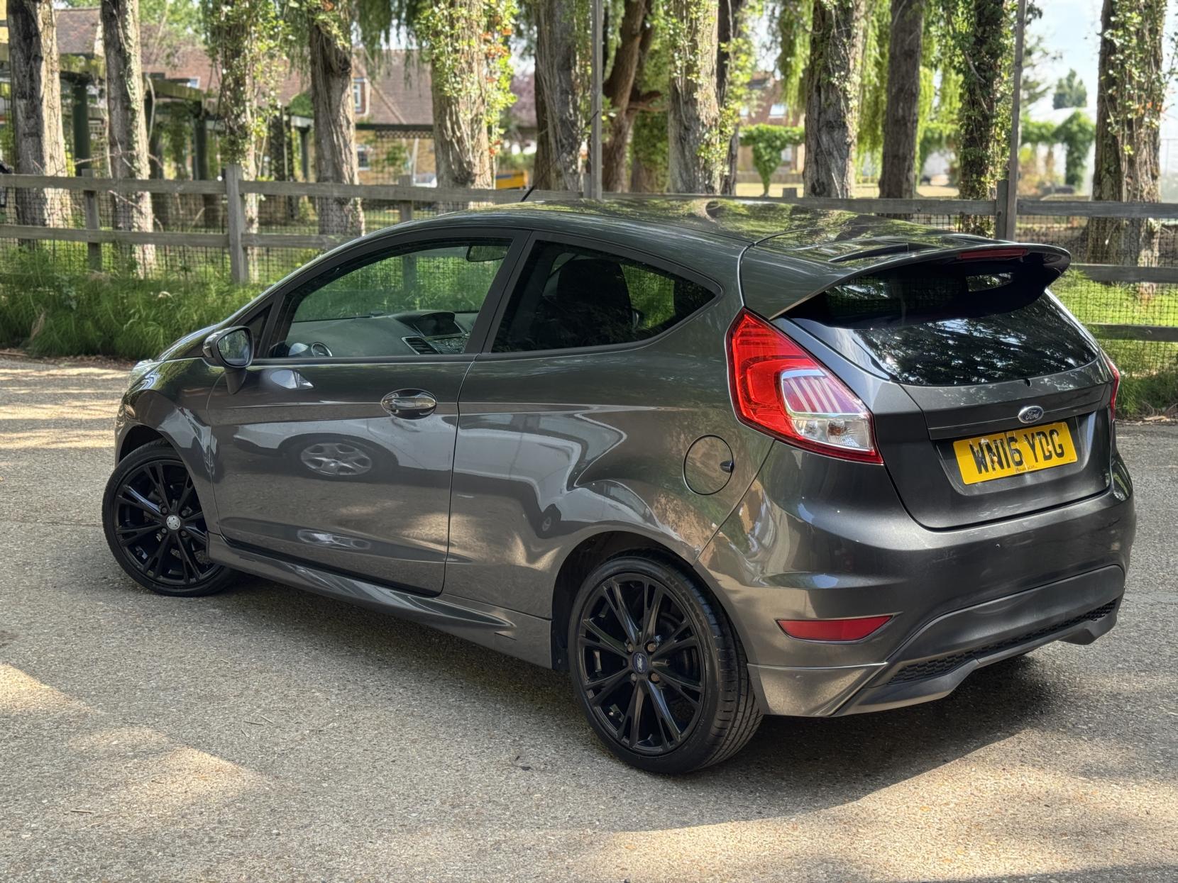 Ford Fiesta 1.0T EcoBoost Zetec S Hatchback 3dr Petrol Manual Euro 6 (s/s) (125 ps)