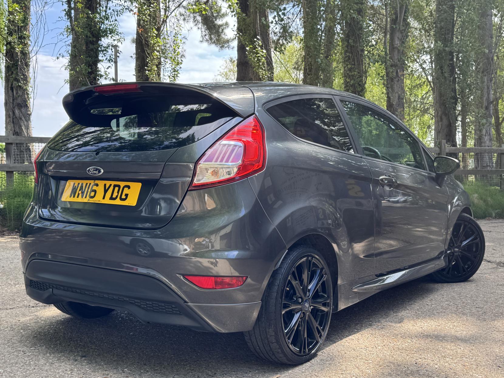 Ford Fiesta 1.0T EcoBoost Zetec S Hatchback 3dr Petrol Manual Euro 6 (s/s) (125 ps)