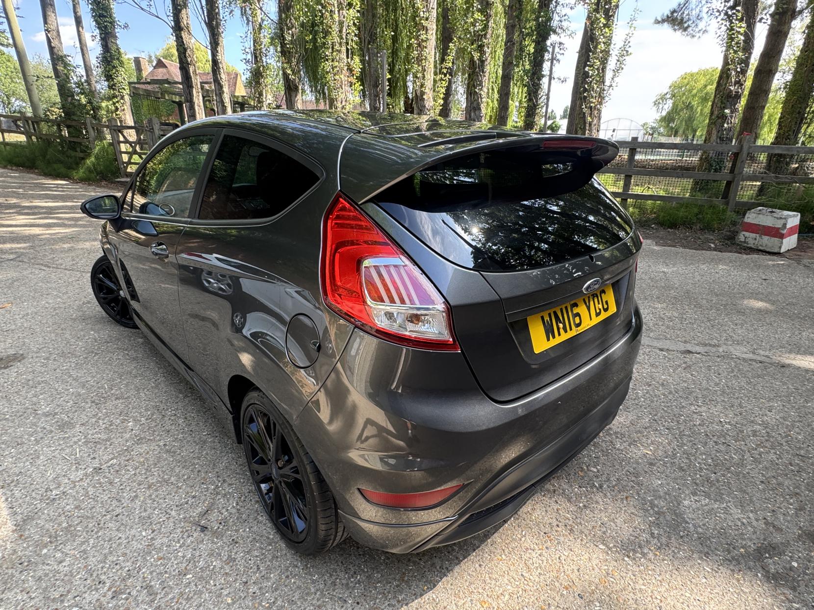 Ford Fiesta 1.0T EcoBoost Zetec S Hatchback 3dr Petrol Manual Euro 6 (s/s) (125 ps)