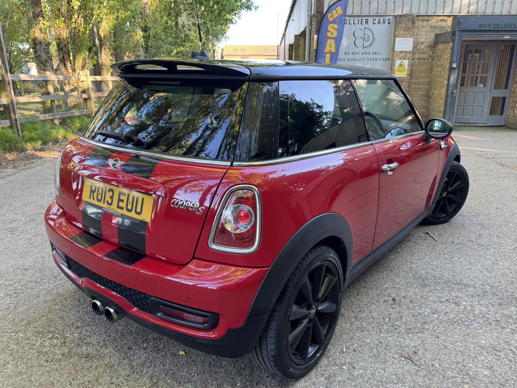MINI Hatch 1.6 Cooper S Hatchback 3dr Petrol Manual Euro 5 (s/s) (184 ps)