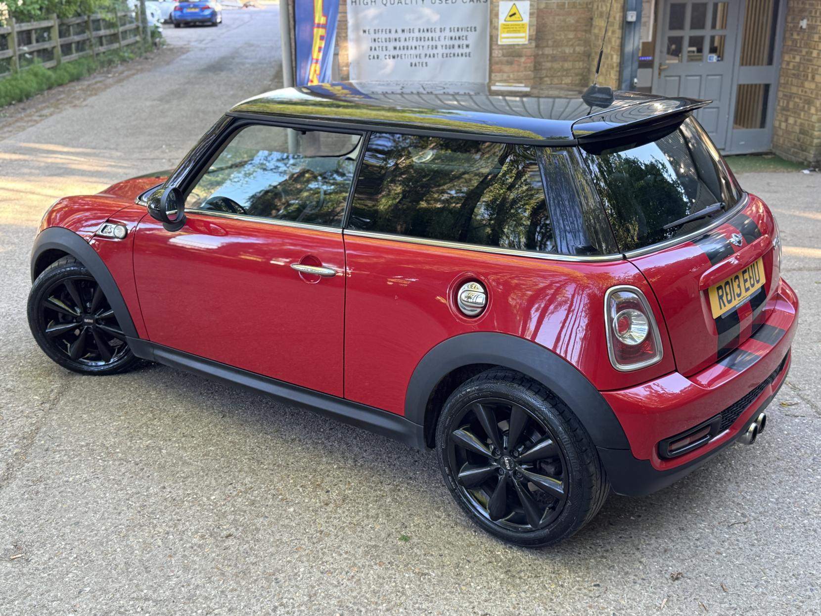 MINI Hatch 1.6 Cooper S Hatchback 3dr Petrol Manual Euro 5 (s/s) (184 ps)