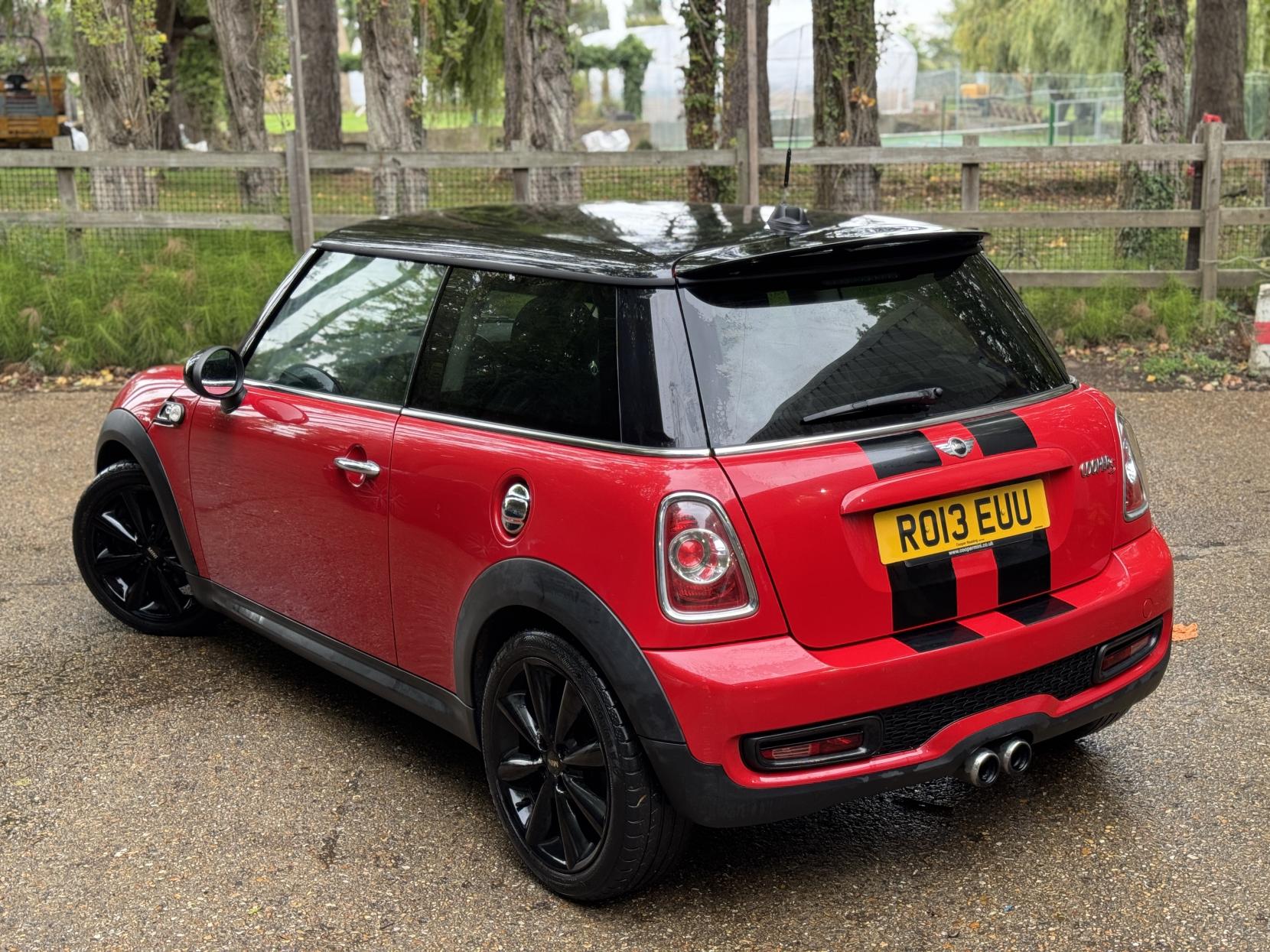 MINI Hatch 1.6 Cooper S Hatchback 3dr Petrol Manual Euro 5 (s/s) (184 ps)