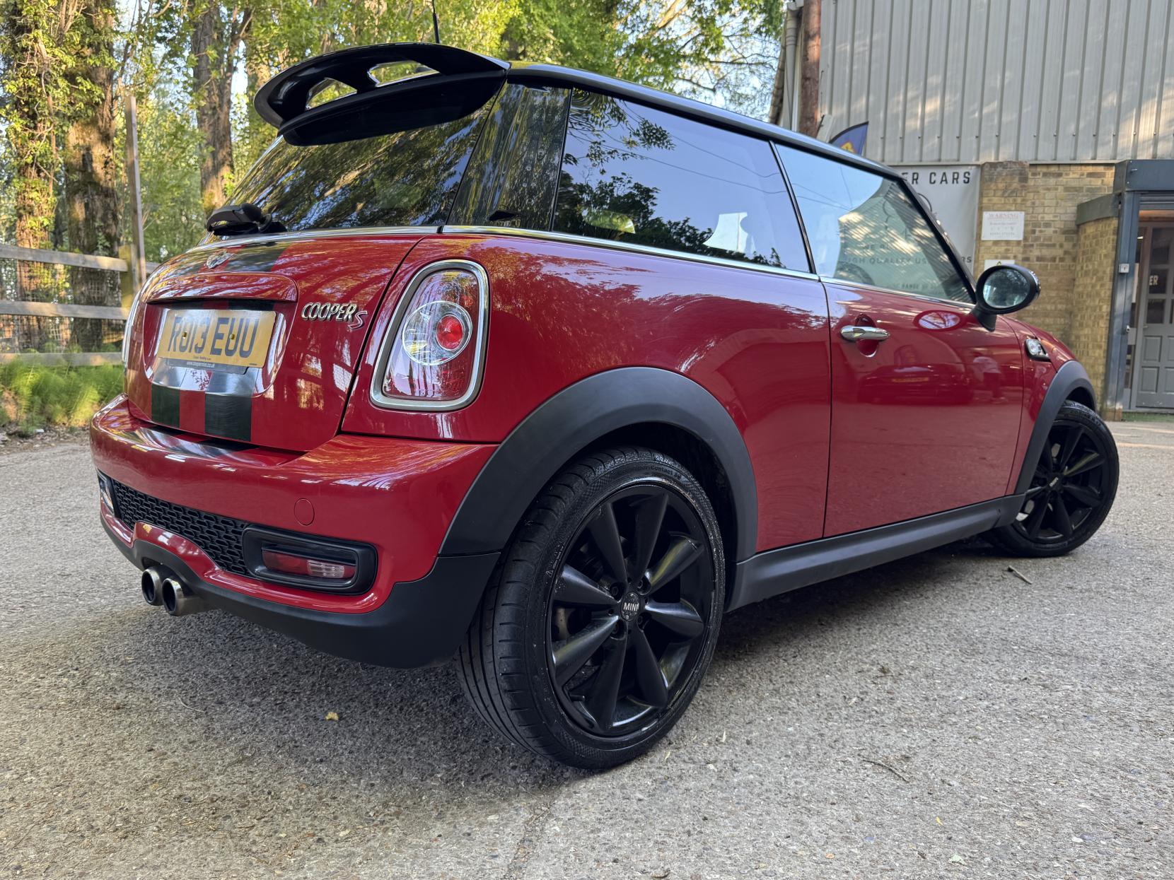 MINI Hatch 1.6 Cooper S Hatchback 3dr Petrol Manual Euro 5 (s/s) (184 ps)