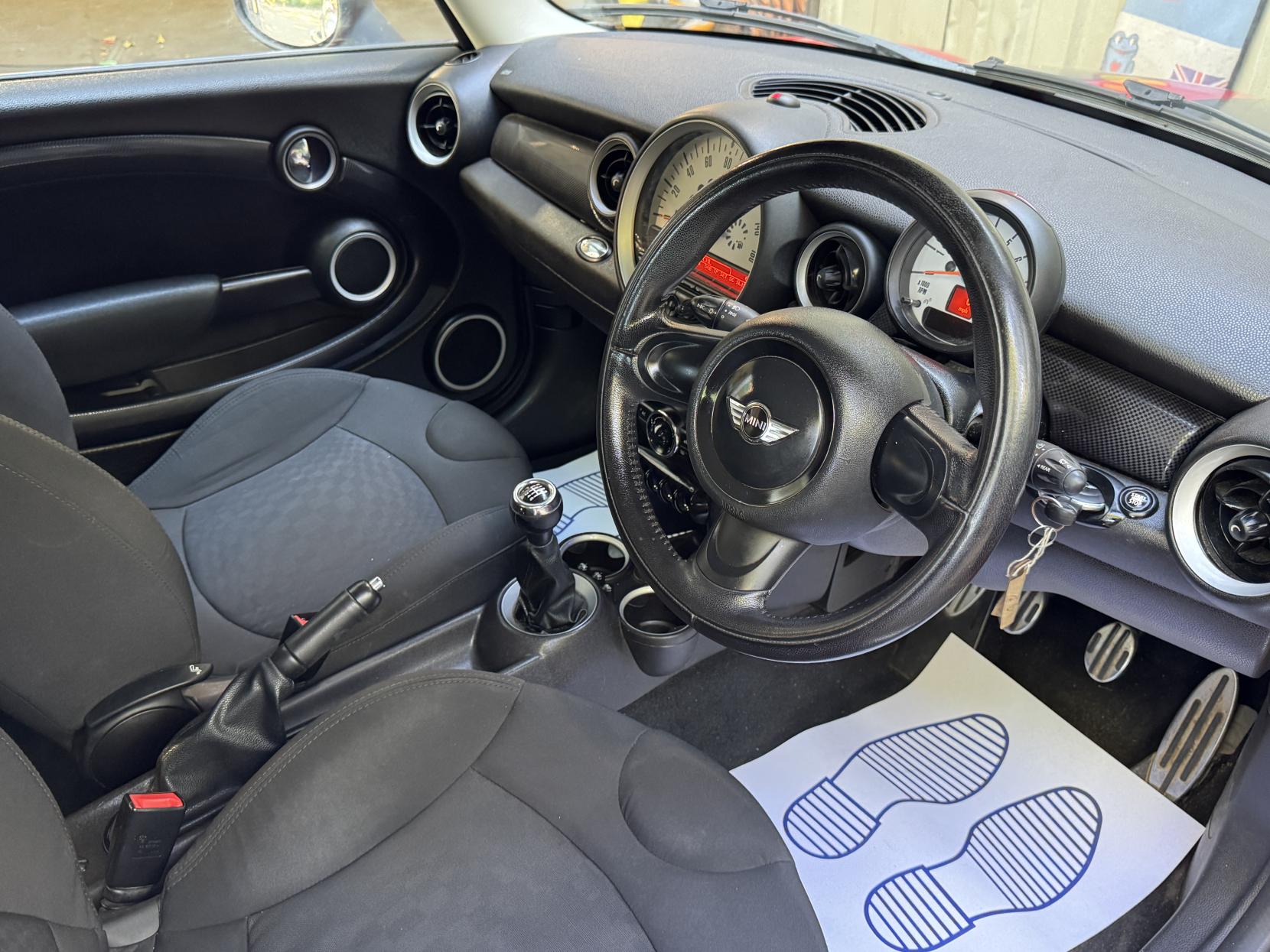 MINI Hatch 1.6 Cooper S Hatchback 3dr Petrol Manual Euro 5 (s/s) (184 ps)