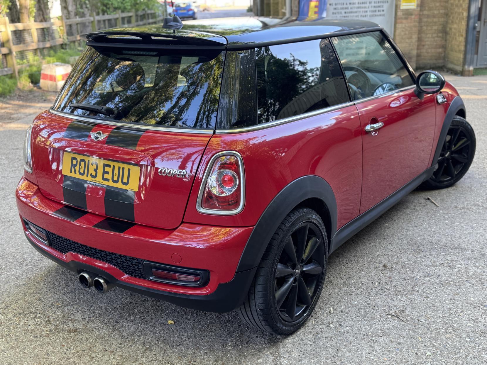 MINI Hatch 1.6 Cooper S Hatchback 3dr Petrol Manual Euro 5 (s/s) (184 ps)