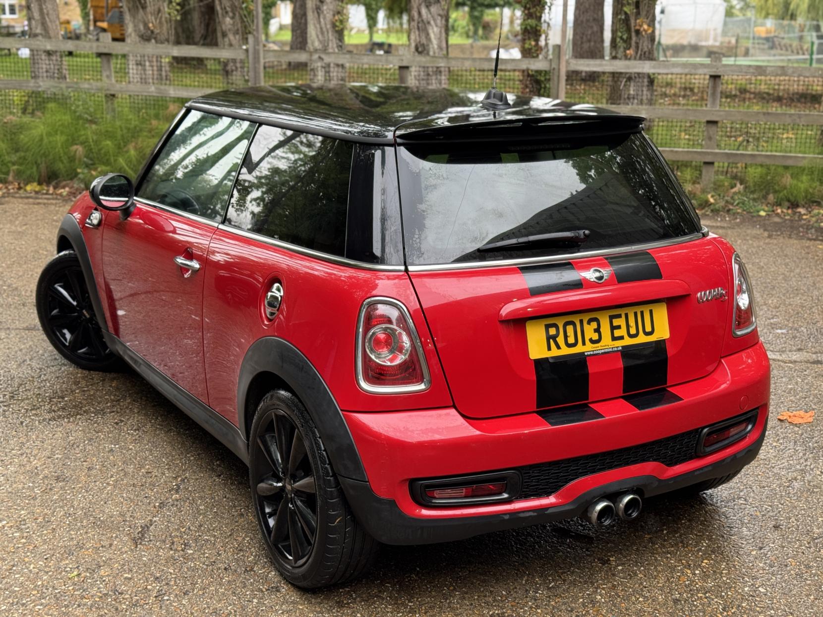 MINI Hatch 1.6 Cooper S Hatchback 3dr Petrol Manual Euro 5 (s/s) (184 ps)