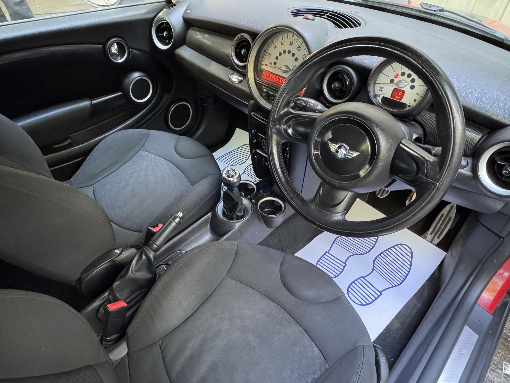 MINI Hatch 1.6 Cooper S Hatchback 3dr Petrol Manual Euro 5 (s/s) (184 ps)