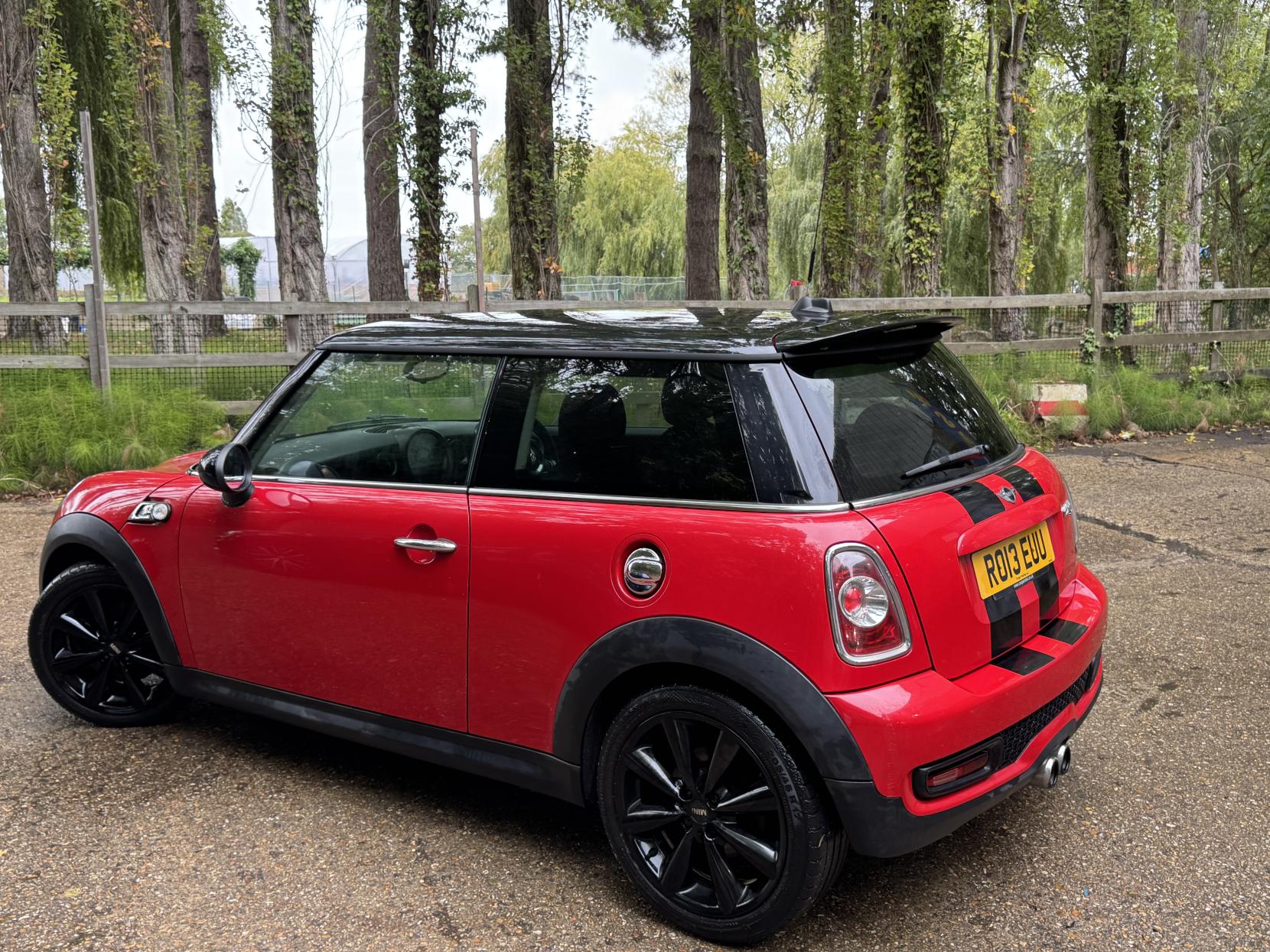 MINI Hatch 1.6 Cooper S Hatchback 3dr Petrol Manual Euro 5 (s/s) (184 ps)
