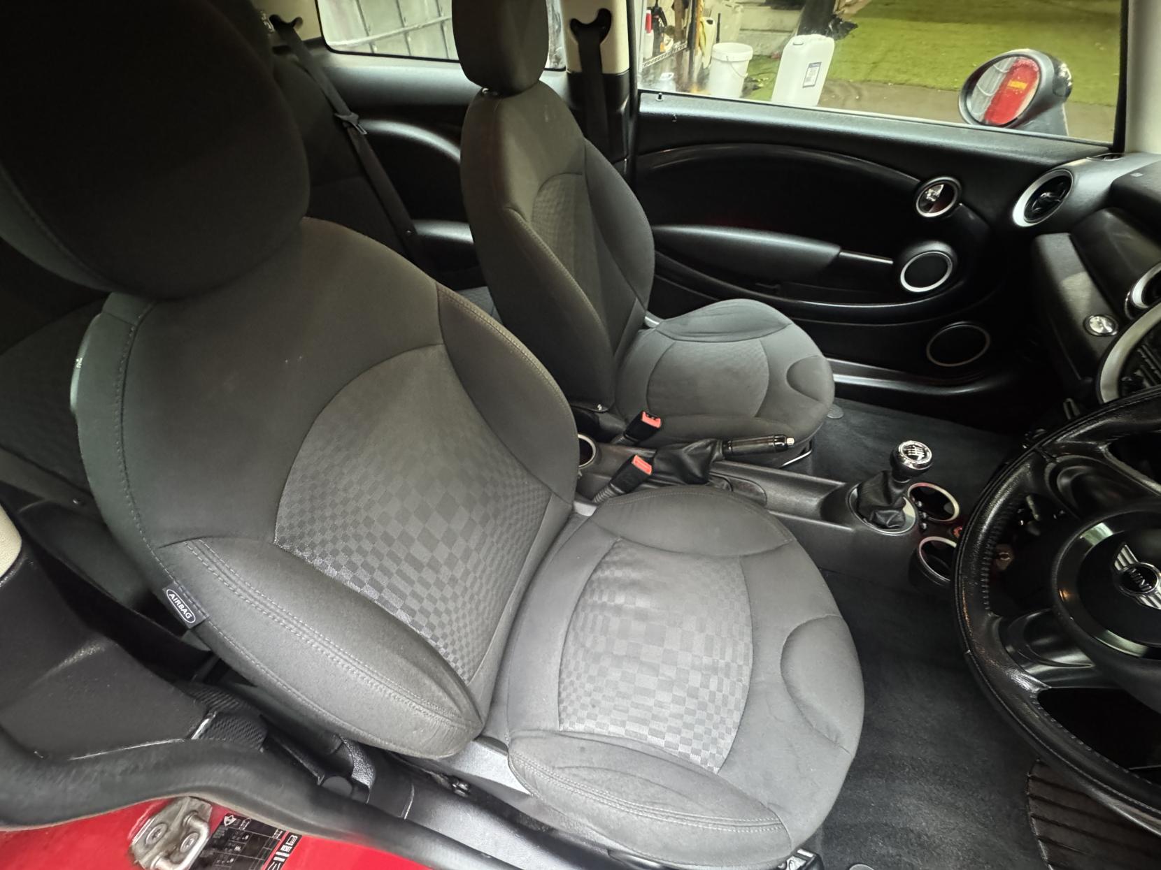 MINI Hatch 1.6 Cooper S Hatchback 3dr Petrol Manual Euro 5 (s/s) (184 ps)
