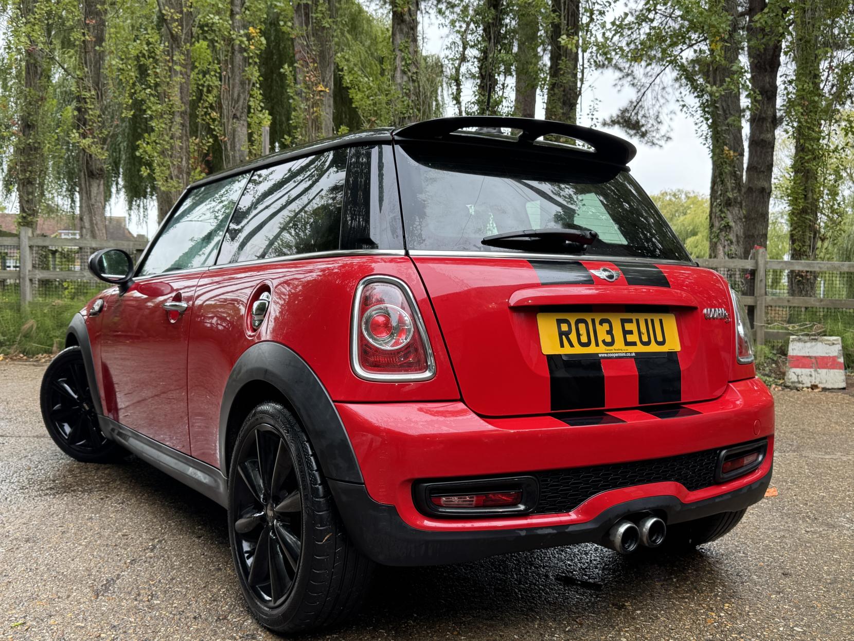 MINI Hatch 1.6 Cooper S Hatchback 3dr Petrol Manual Euro 5 (s/s) (184 ps)