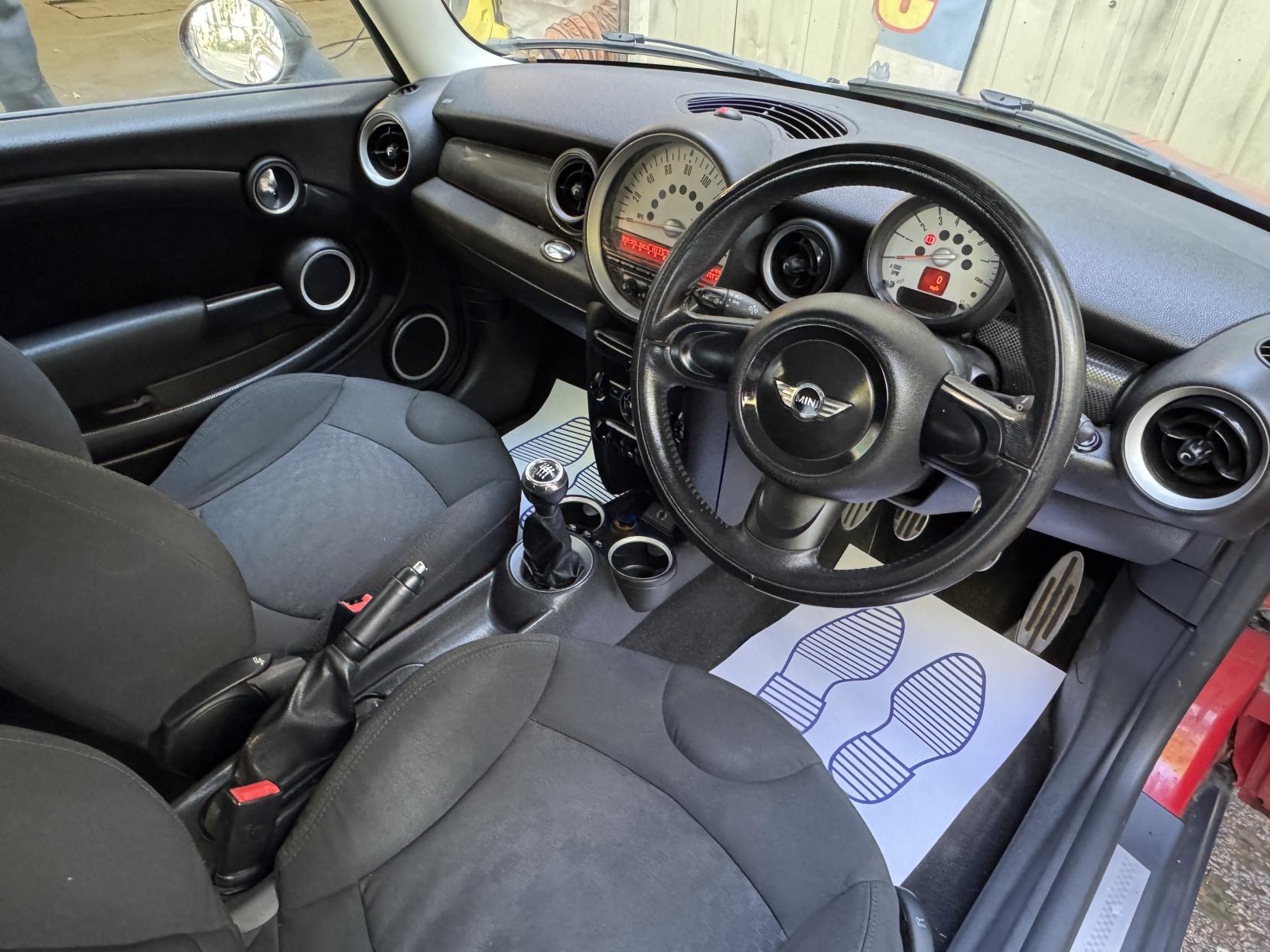 MINI Hatch 1.6 Cooper S Hatchback 3dr Petrol Manual Euro 5 (s/s) (184 ps)