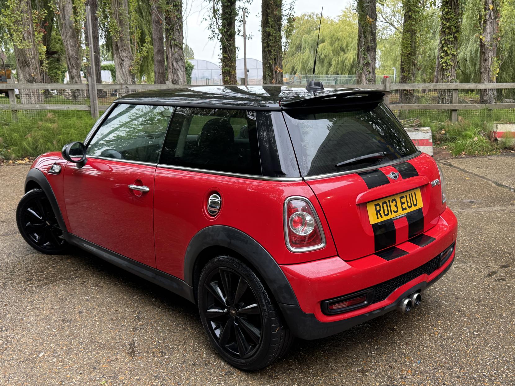 MINI Hatch 1.6 Cooper S Hatchback 3dr Petrol Manual Euro 5 (s/s) (184 ps)