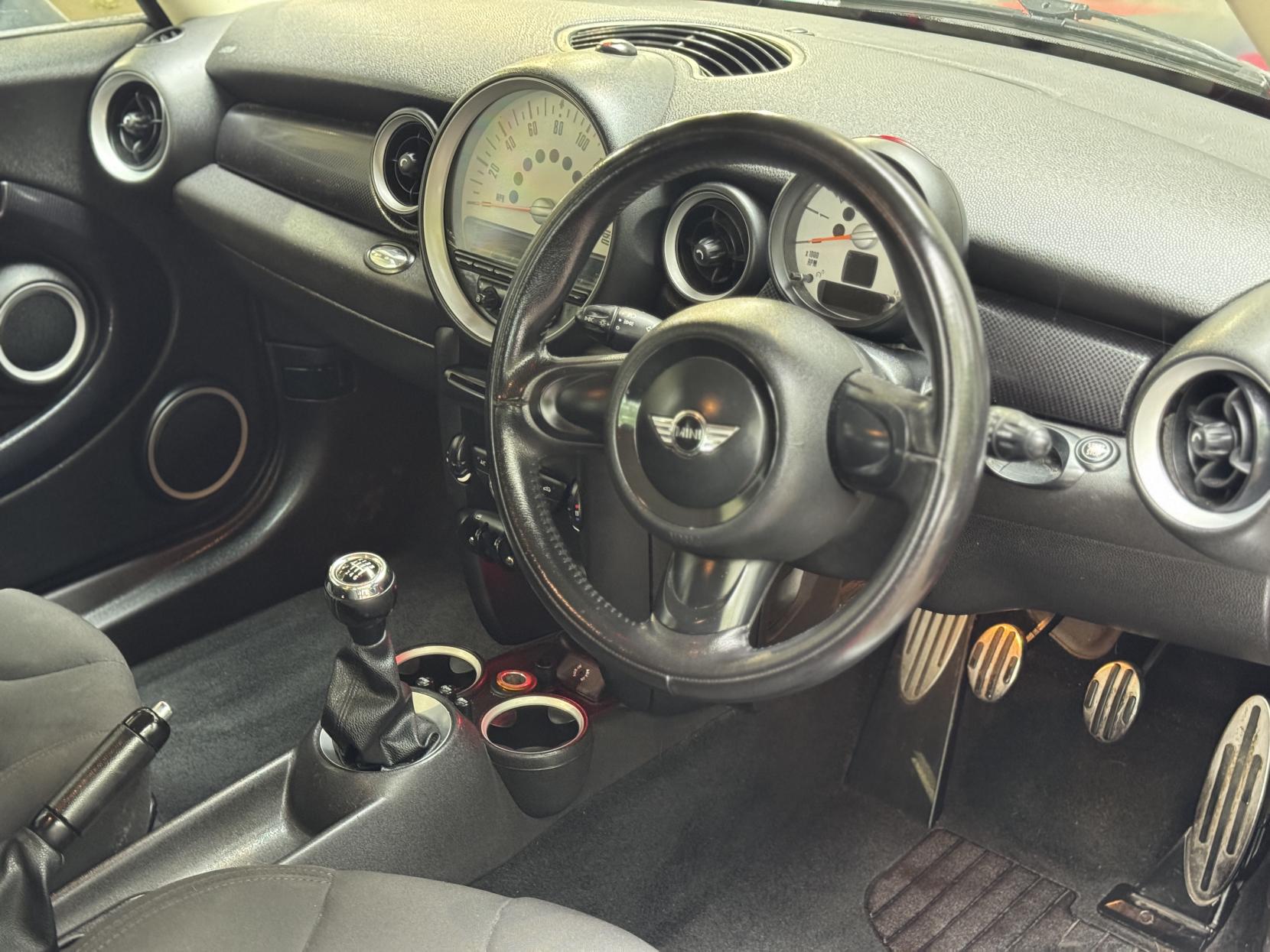 MINI Hatch 1.6 Cooper S Hatchback 3dr Petrol Manual Euro 5 (s/s) (184 ps)