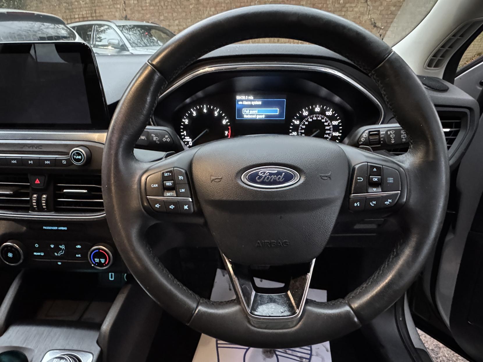 Ford Focus 1.0T EcoBoost Active Estate 5dr Petrol Auto Euro 6 (s/s) (125 ps)