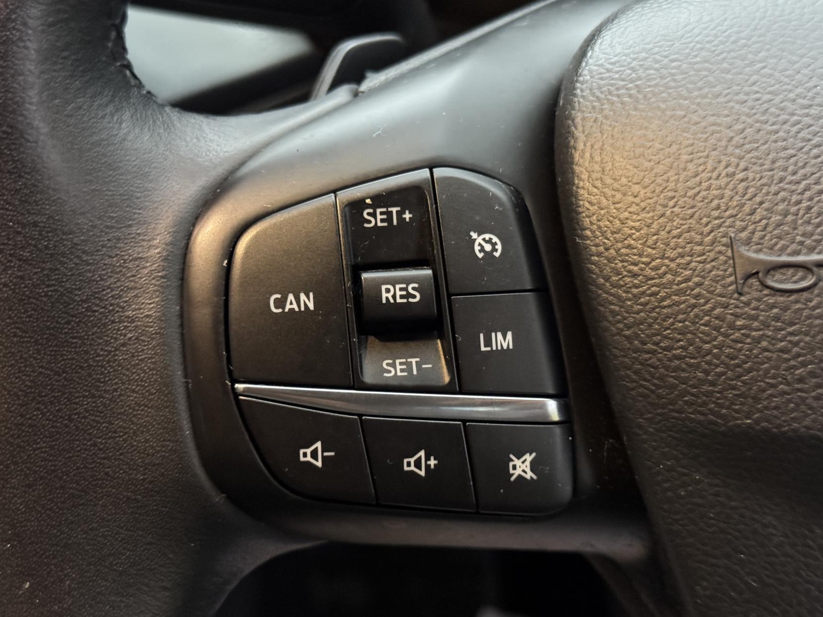 Ford Focus 1.0T EcoBoost Active Estate 5dr Petrol Auto Euro 6 (s/s) (125 ps)