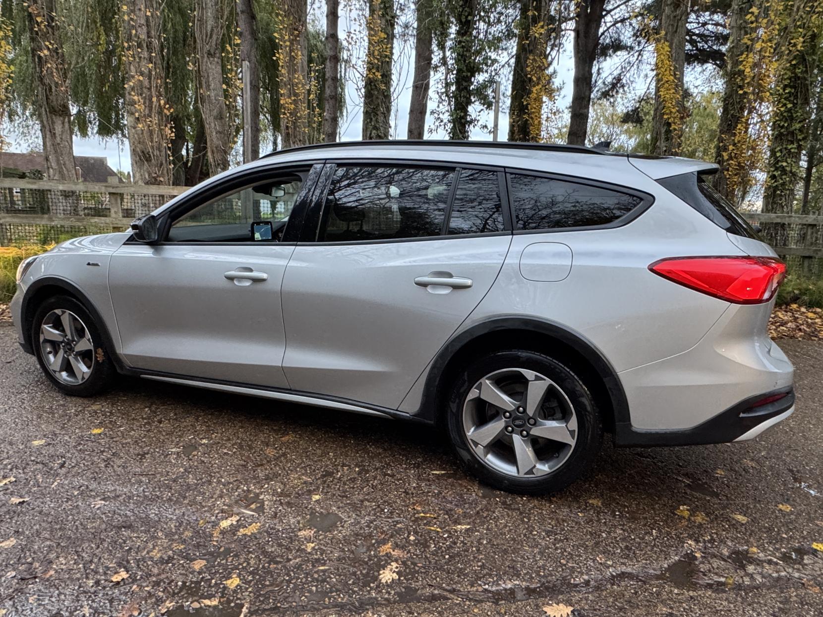 Ford Focus 1.0T EcoBoost Active Estate 5dr Petrol Auto Euro 6 (s/s) (125 ps)