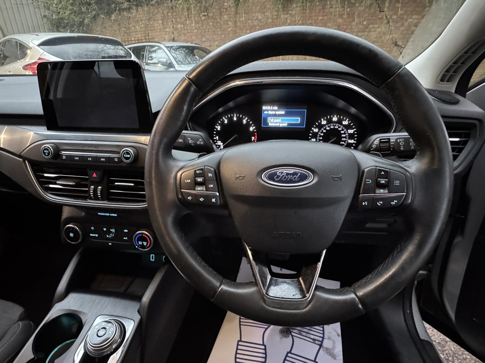 Ford Focus 1.0T EcoBoost Active Estate 5dr Petrol Auto Euro 6 (s/s) (125 ps)