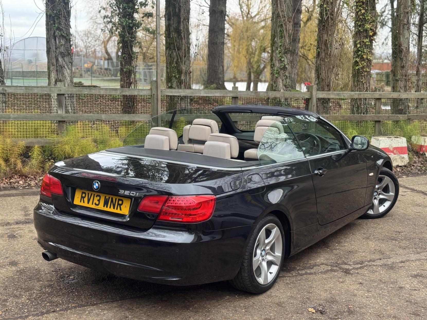 BMW 3 Series 2.0 320i SE Convertible 2dr Petrol Auto Euro 5 (170 ps)