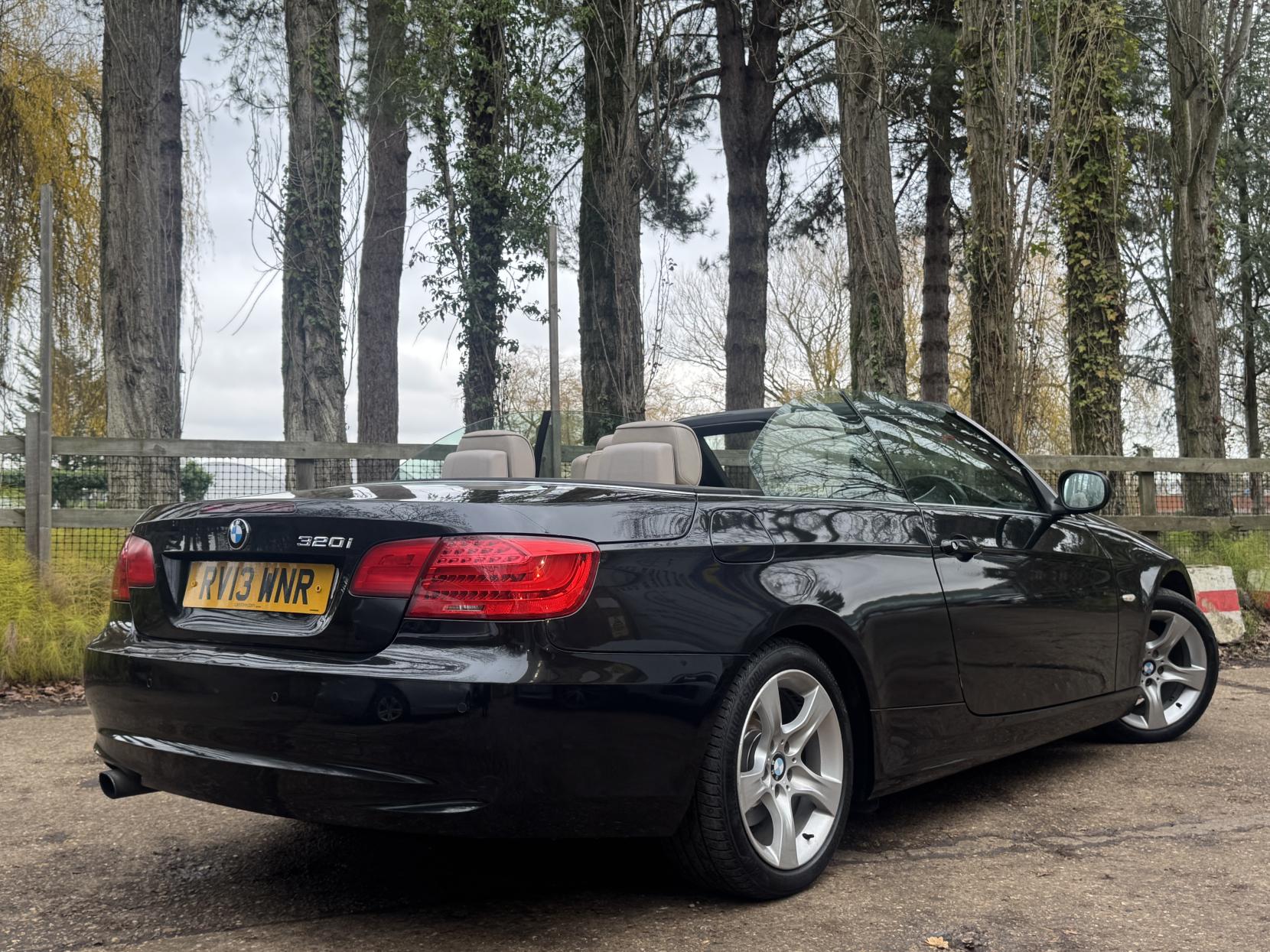 BMW 3 Series 2.0 320i SE Convertible 2dr Petrol Auto Euro 5 (170 ps)