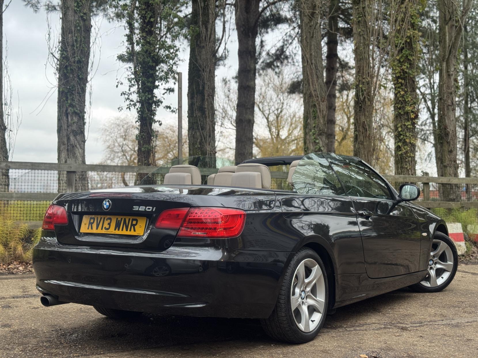 BMW 3 Series 2.0 320i SE Convertible 2dr Petrol Auto Euro 5 (170 ps)