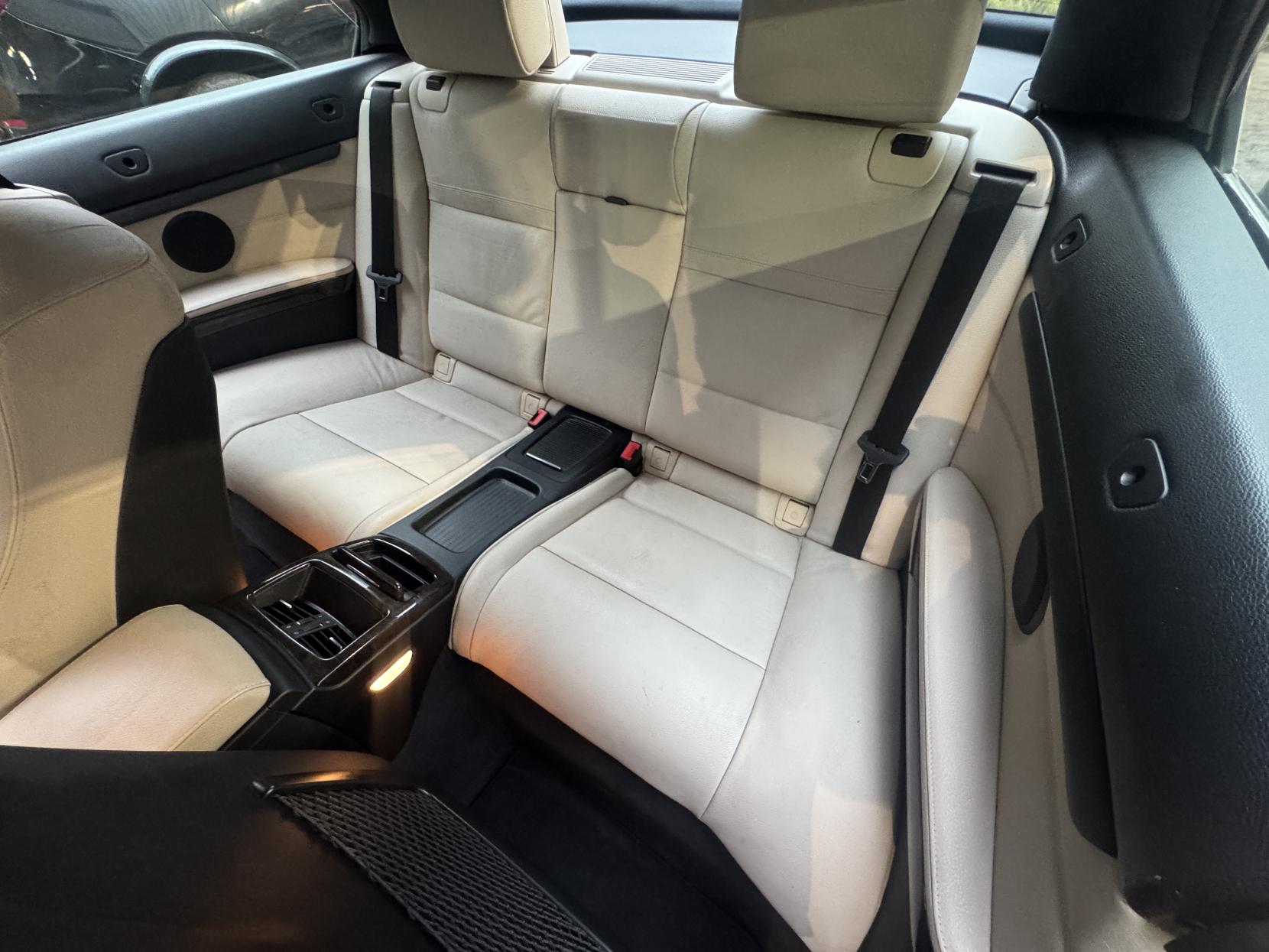 BMW 3 Series 2.0 320i SE Convertible 2dr Petrol Auto Euro 5 (170 ps)