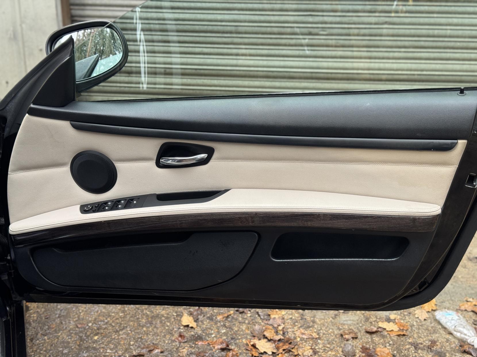 BMW 3 Series 2.0 320i SE Convertible 2dr Petrol Auto Euro 5 (170 ps)