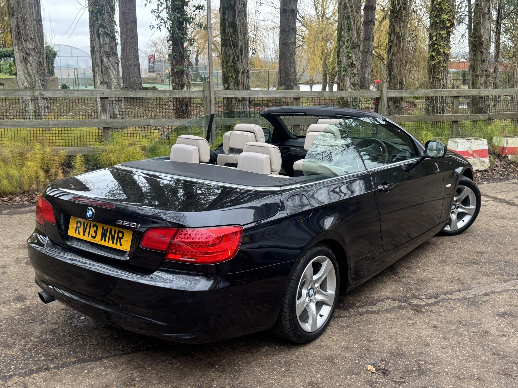 BMW 3 Series 2.0 320i SE Convertible 2dr Petrol Auto Euro 5 (170 ps)